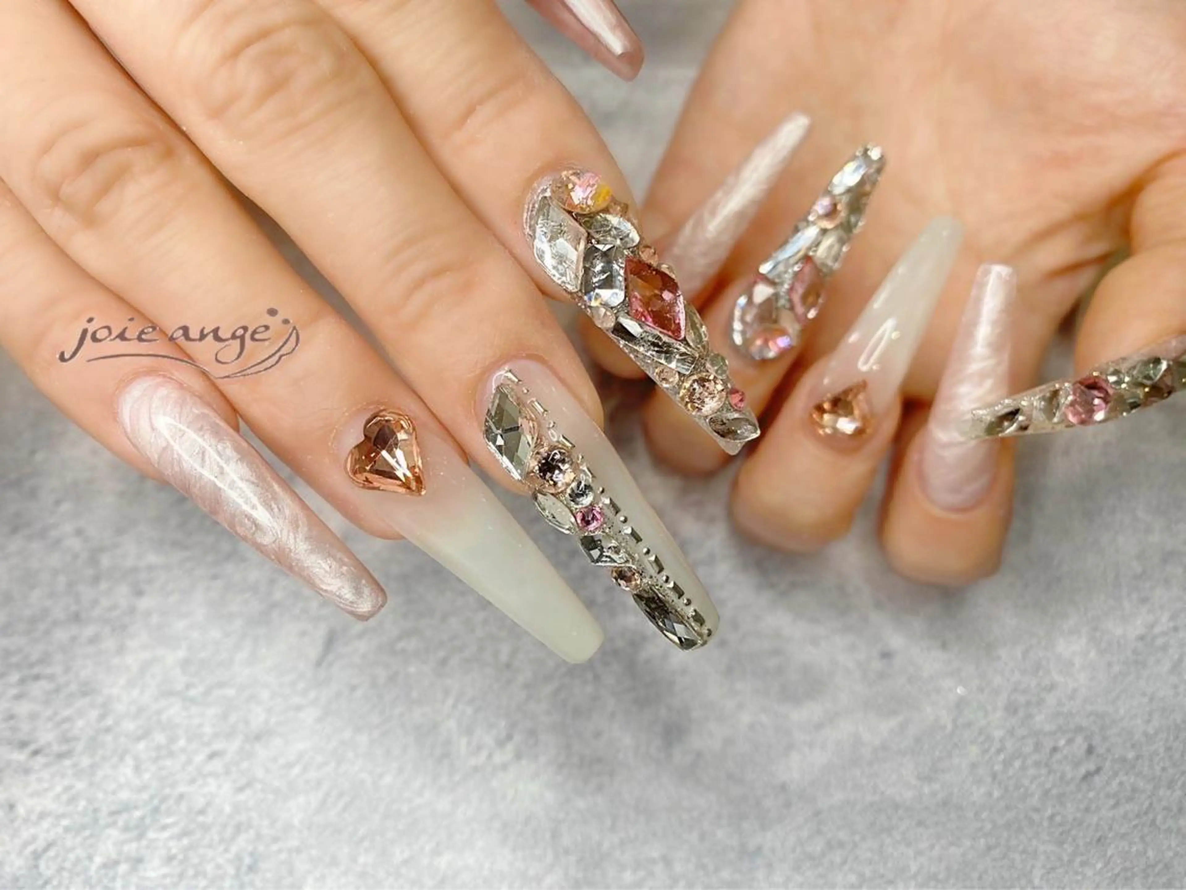 ネイル joieange 難波店 藤谷ルディアのネイルデザイン