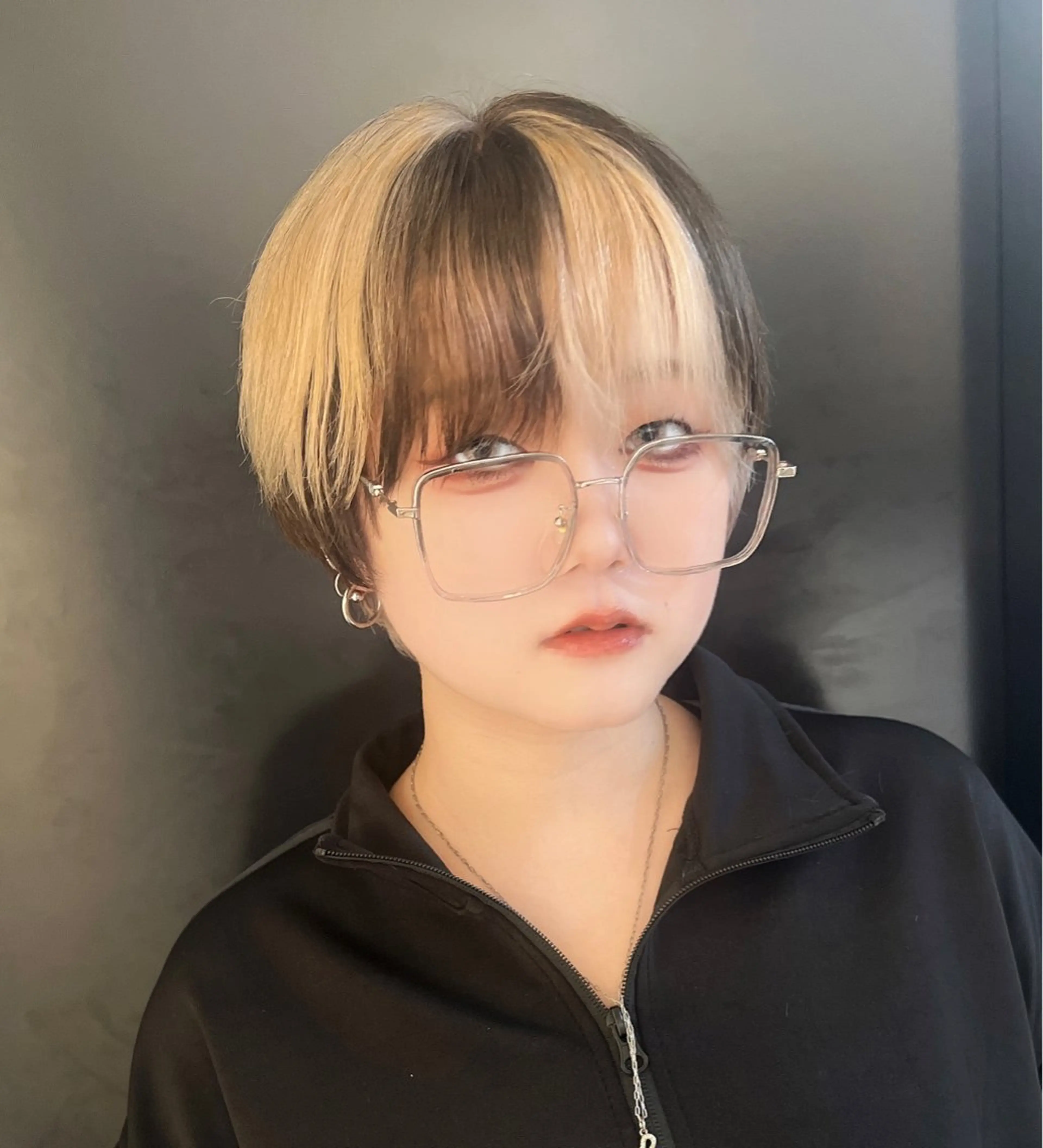 ショート カラー ヘアカラー トリートメント 目を惹く艶髪/髪質 改善カラー🤎ぐっちのヘアスタイル