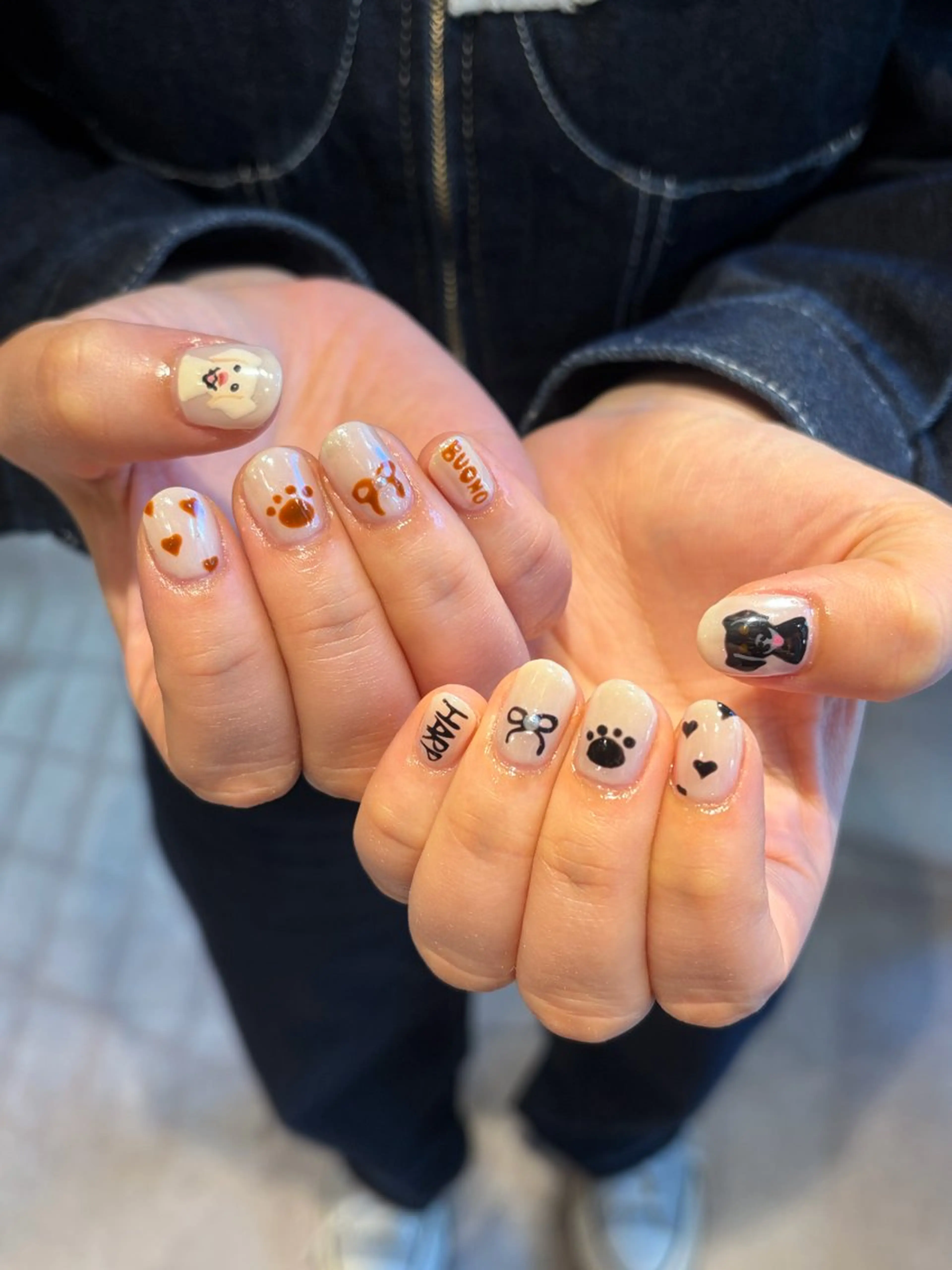 ネイル ハンドネイル レイヤー/手書きネイ ルCOCORO 🎀のネイルデザイン