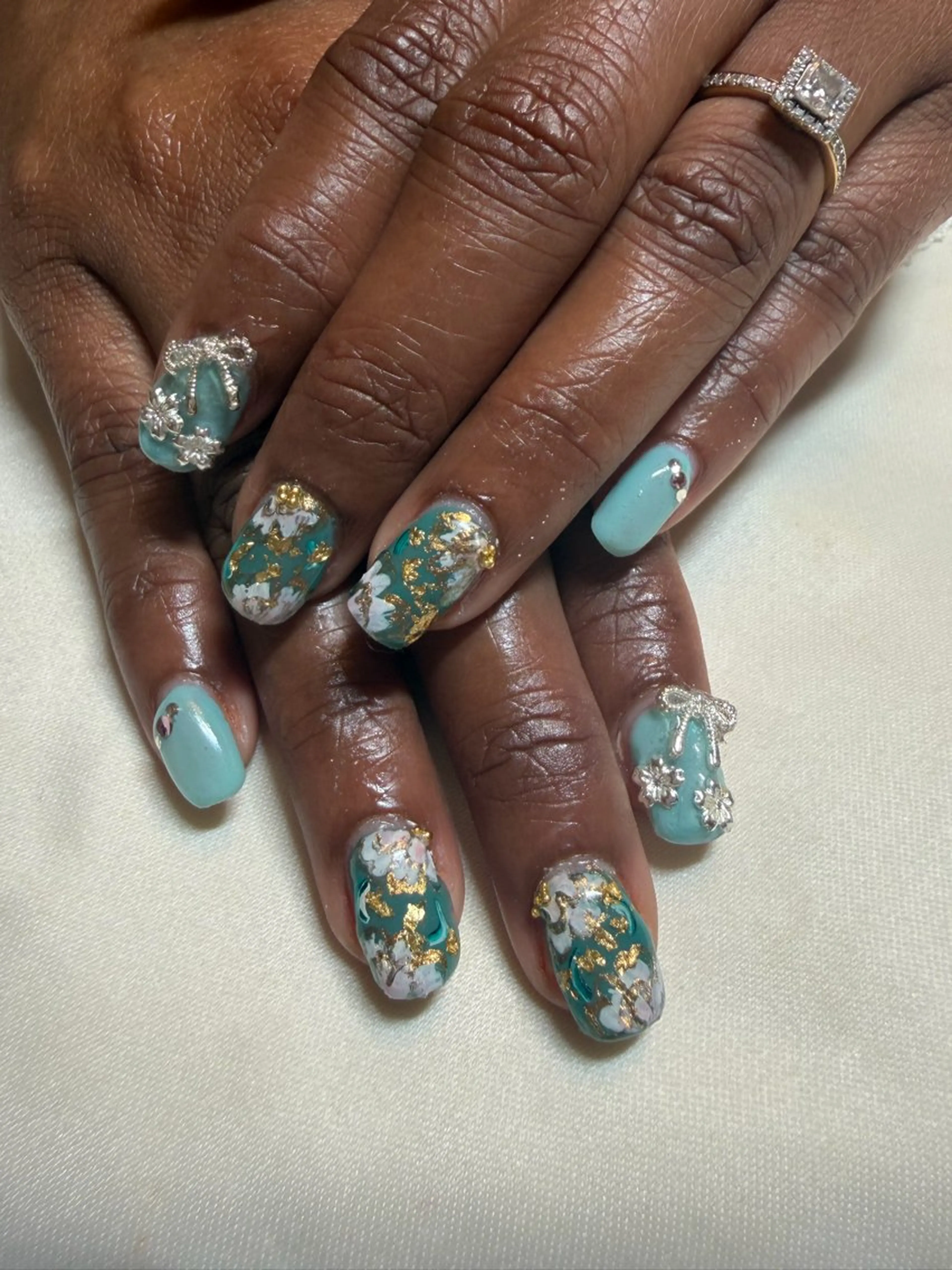 ネイル 近藤 麻子のヘアスタイル