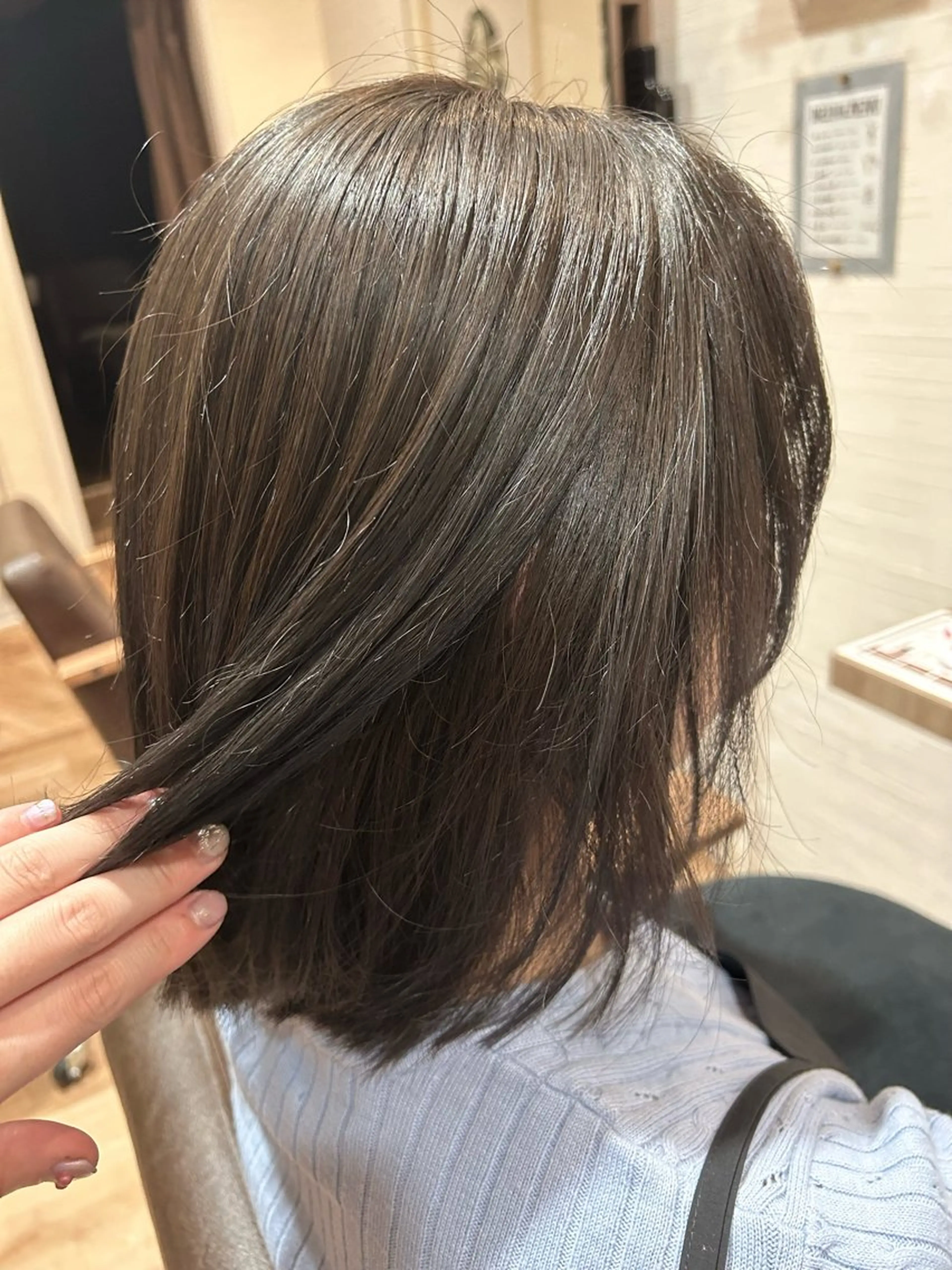ミディアム 篠原 来実のヘアスタイル