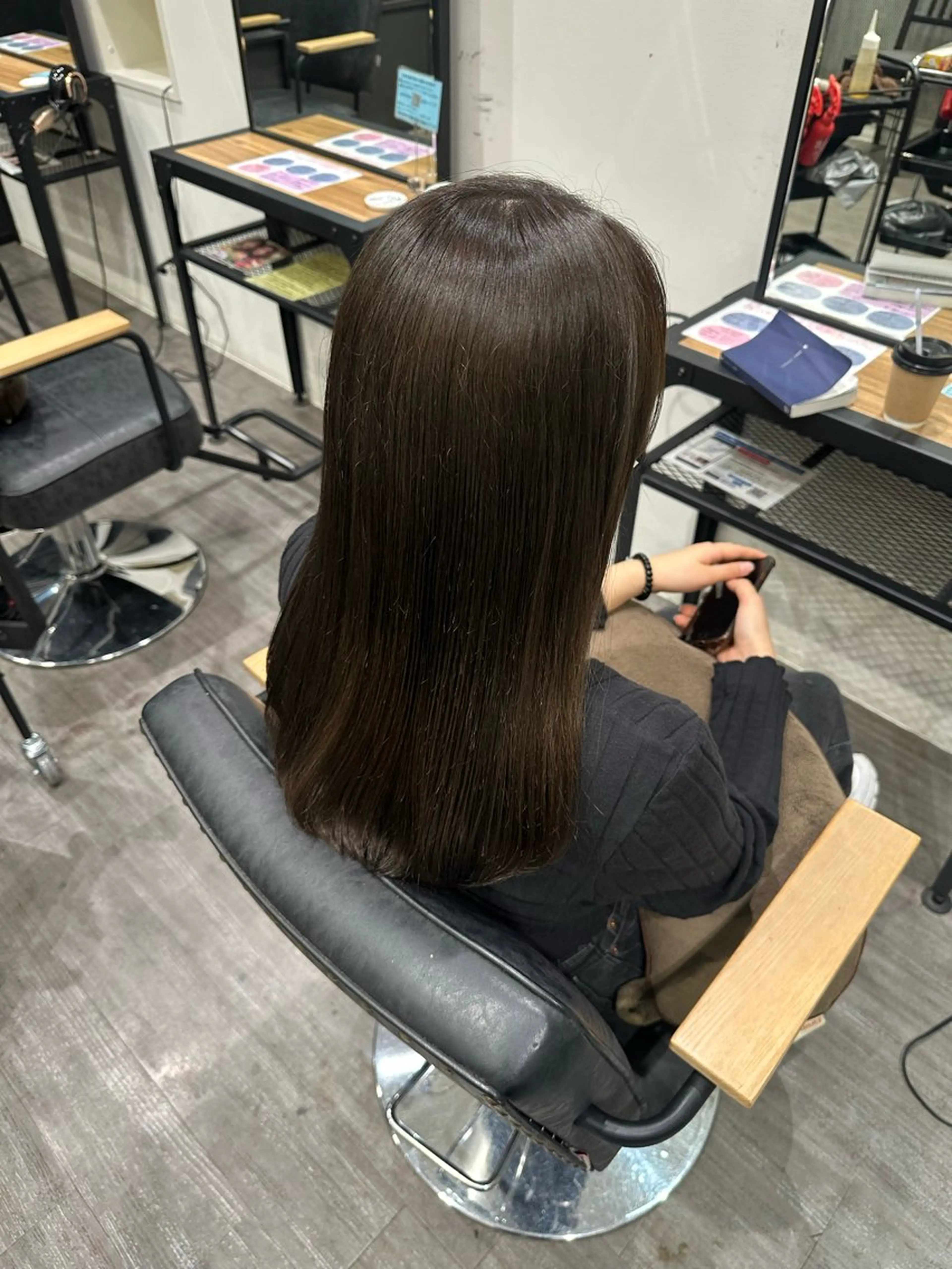 ミディアム カラー ダークグレー ダークグレージュ グレージュ カット ヘアカラー トリートメント 艶髪レイヤー上田 紗也🇰🇷💗のヘアスタイル