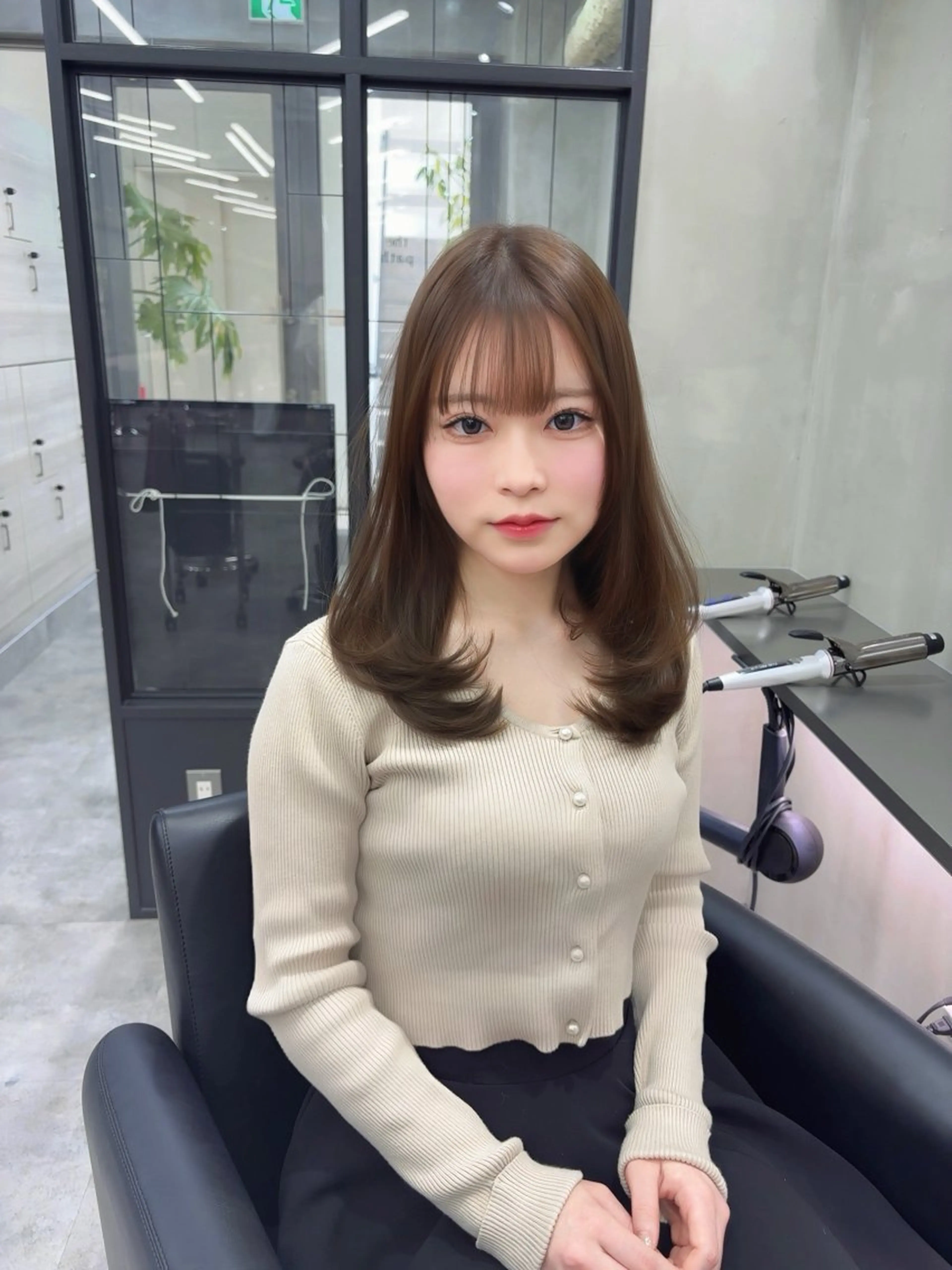 ミディアム カラー ヘアアレンジ 顔周りカット レイヤーカット the path sora♡のヘアスタイル