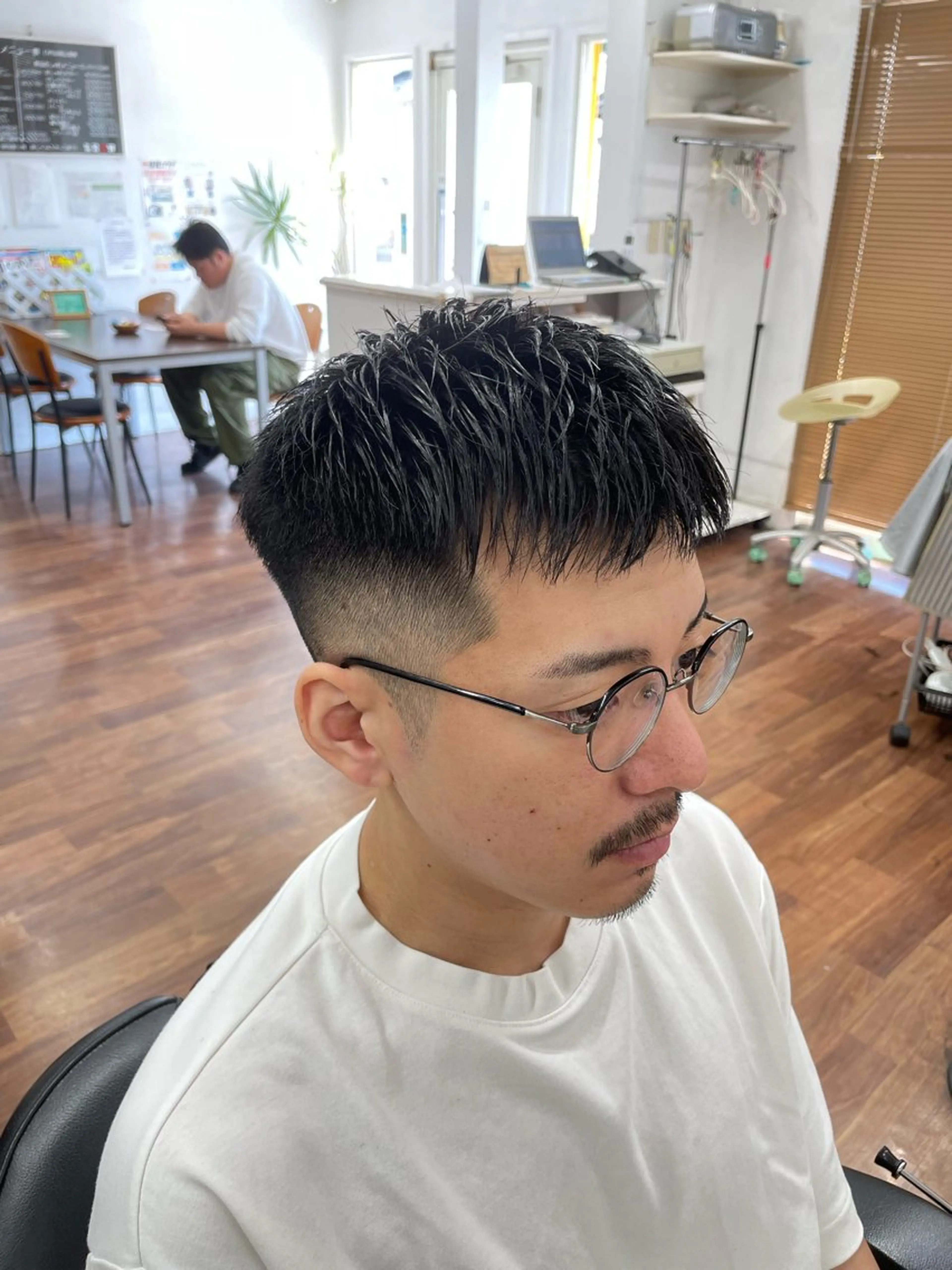 ショート メンズ アップバング カット レオン所属・本橋 琴実のヘアスタイル