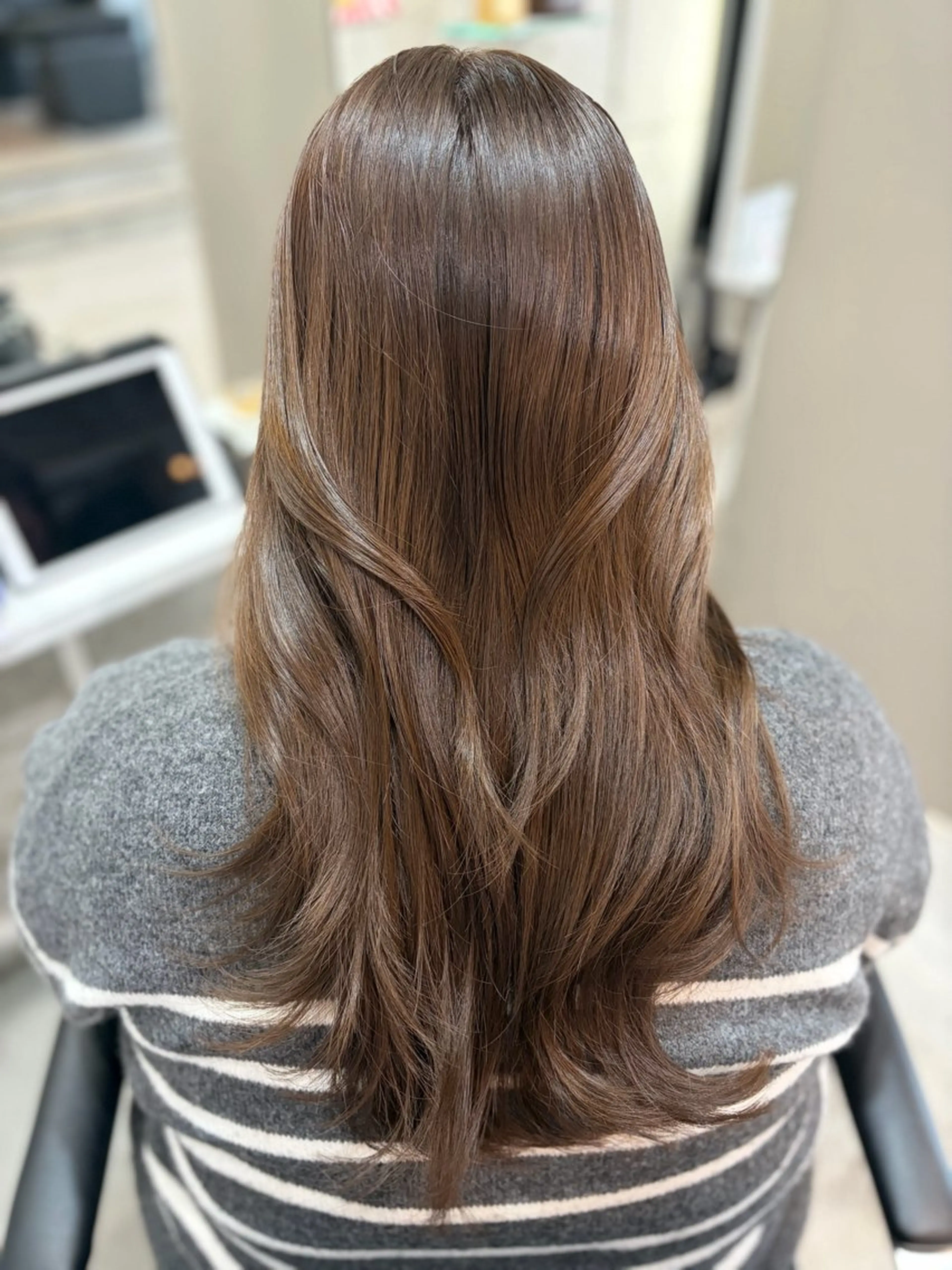 ロング カラー ブリーチ 透明感カラー グレージュ ブリーチなしカラー レイヤーカット ヘアカラー 池田 華怜のヘアスタイル