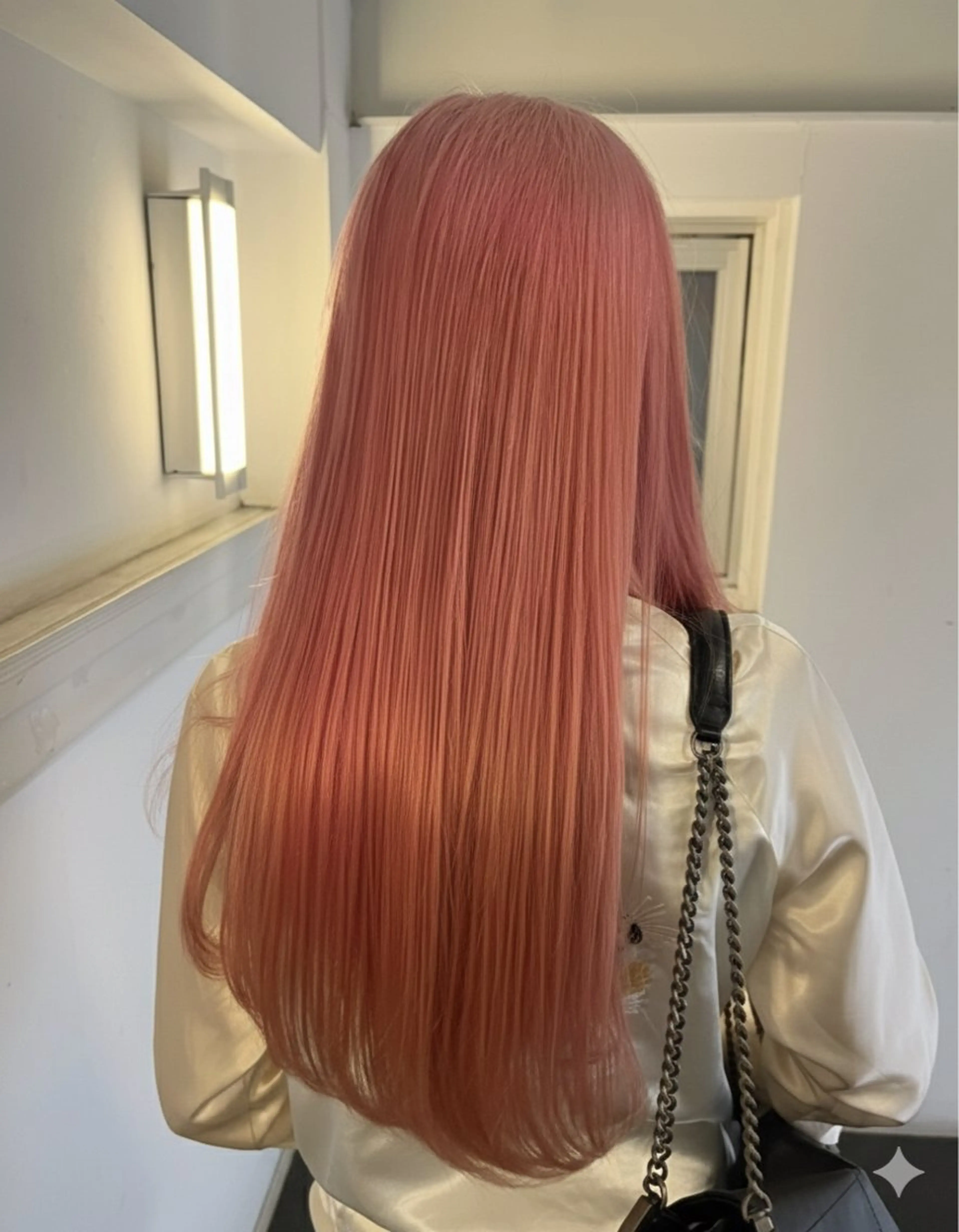 ワンブリーチカラー🩵の写真