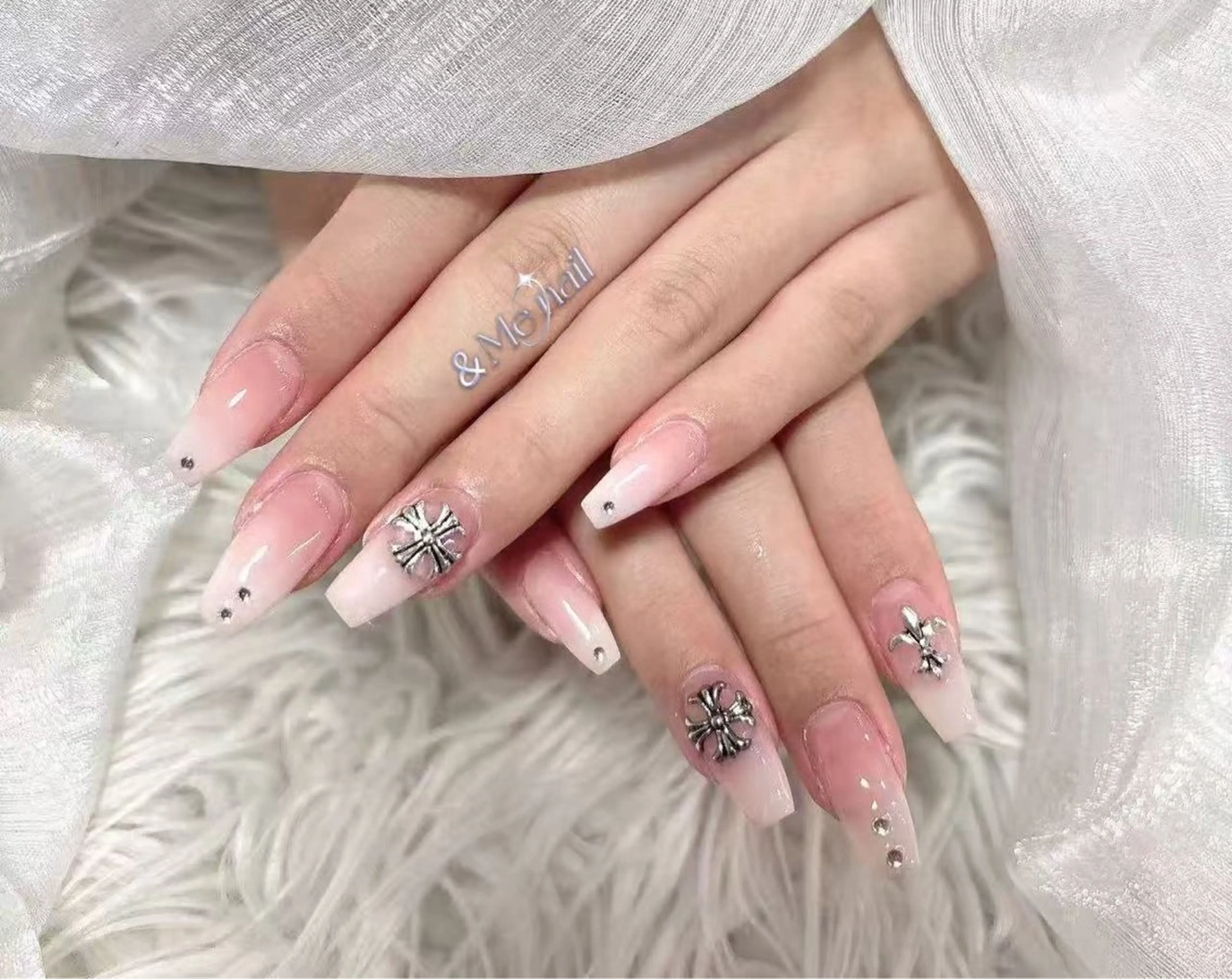 ネイル ハンドネイル ハンドケア &MEネイルサロン COCOのネイルデザイン