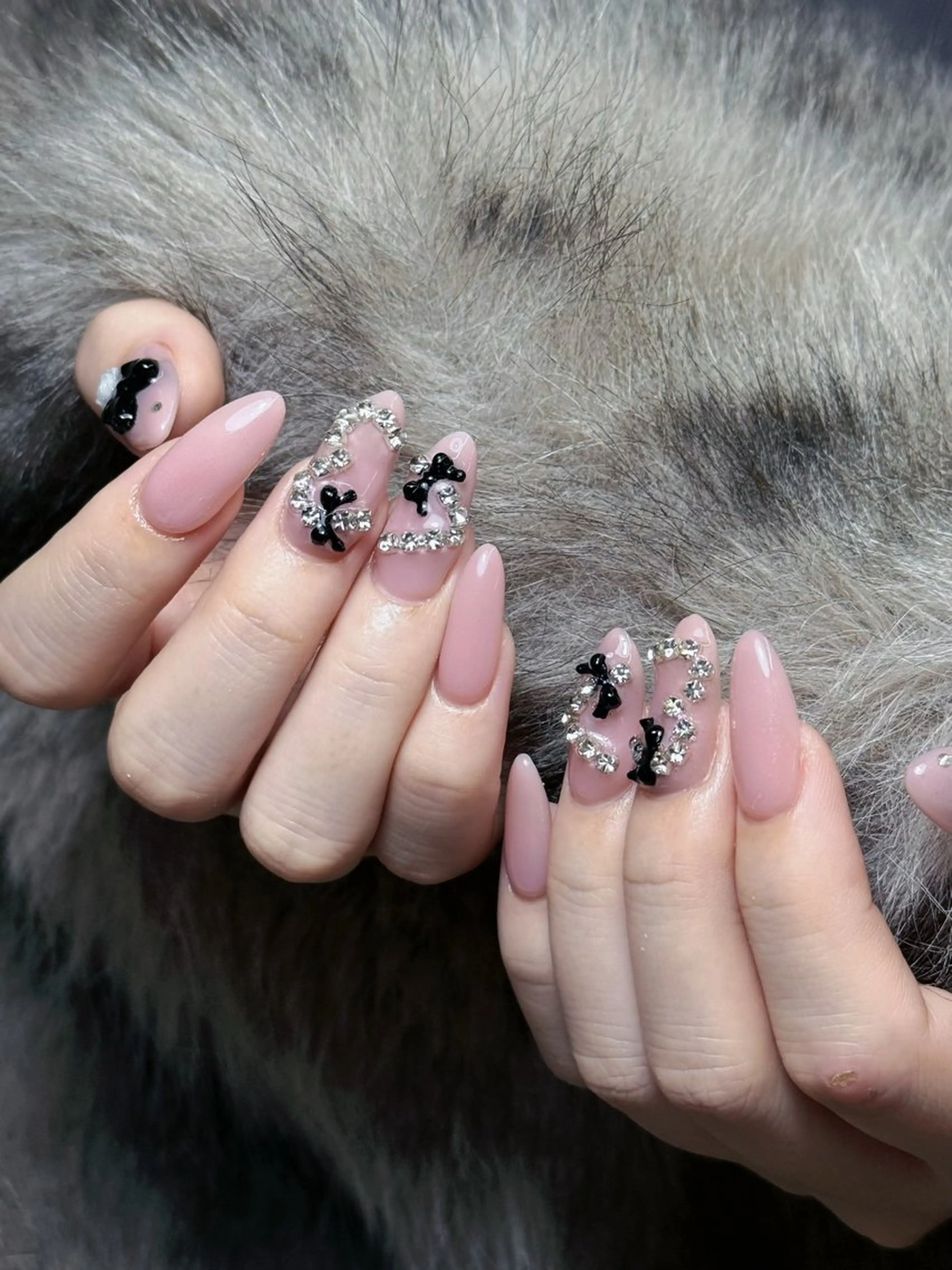 ネイル ハンドネイル グロー ネイルのネイルデザイン