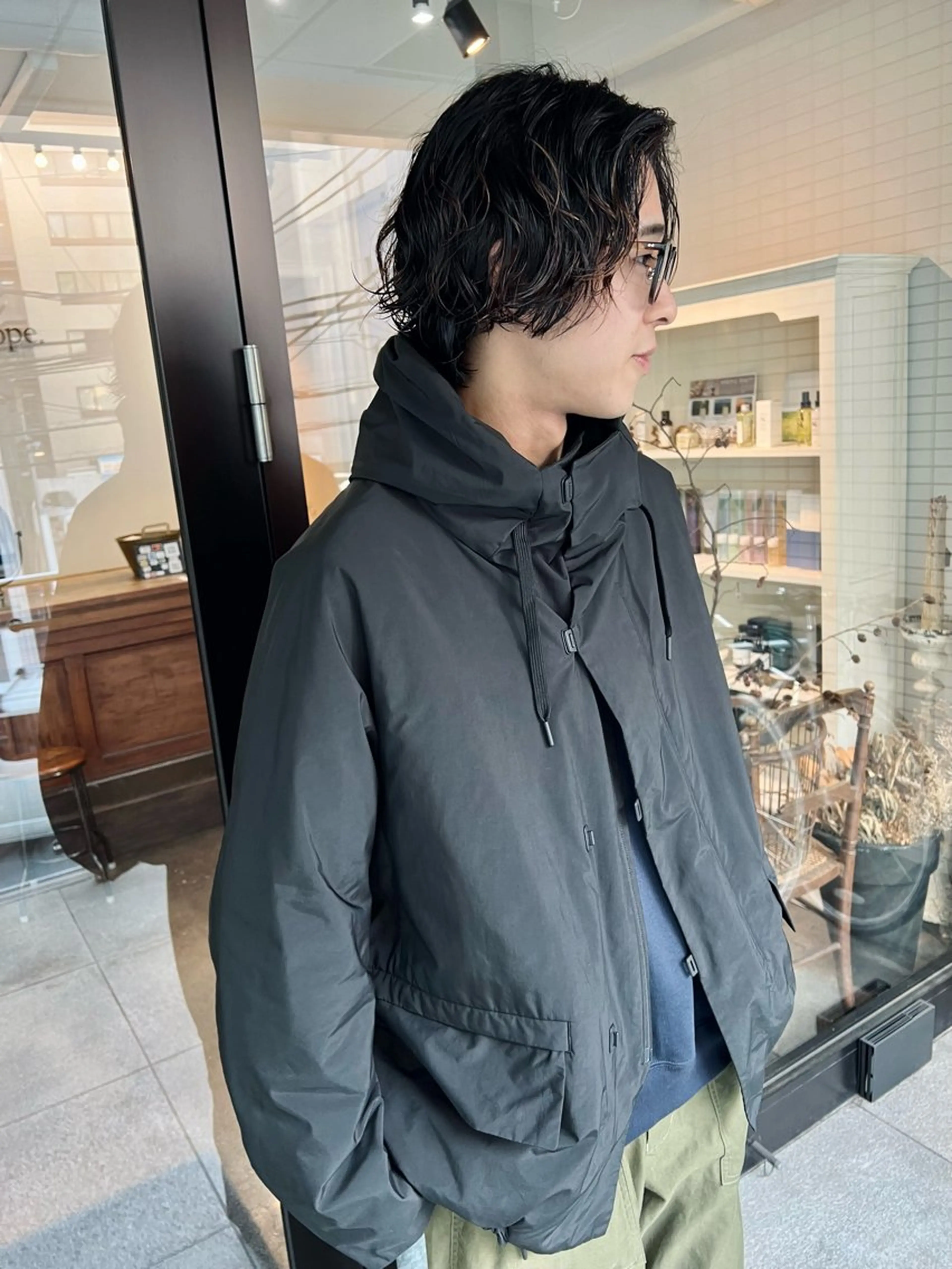 パーマ メンズ センターパート メンズパーマ カット パーマ 千葉 郁也のヘアスタイル