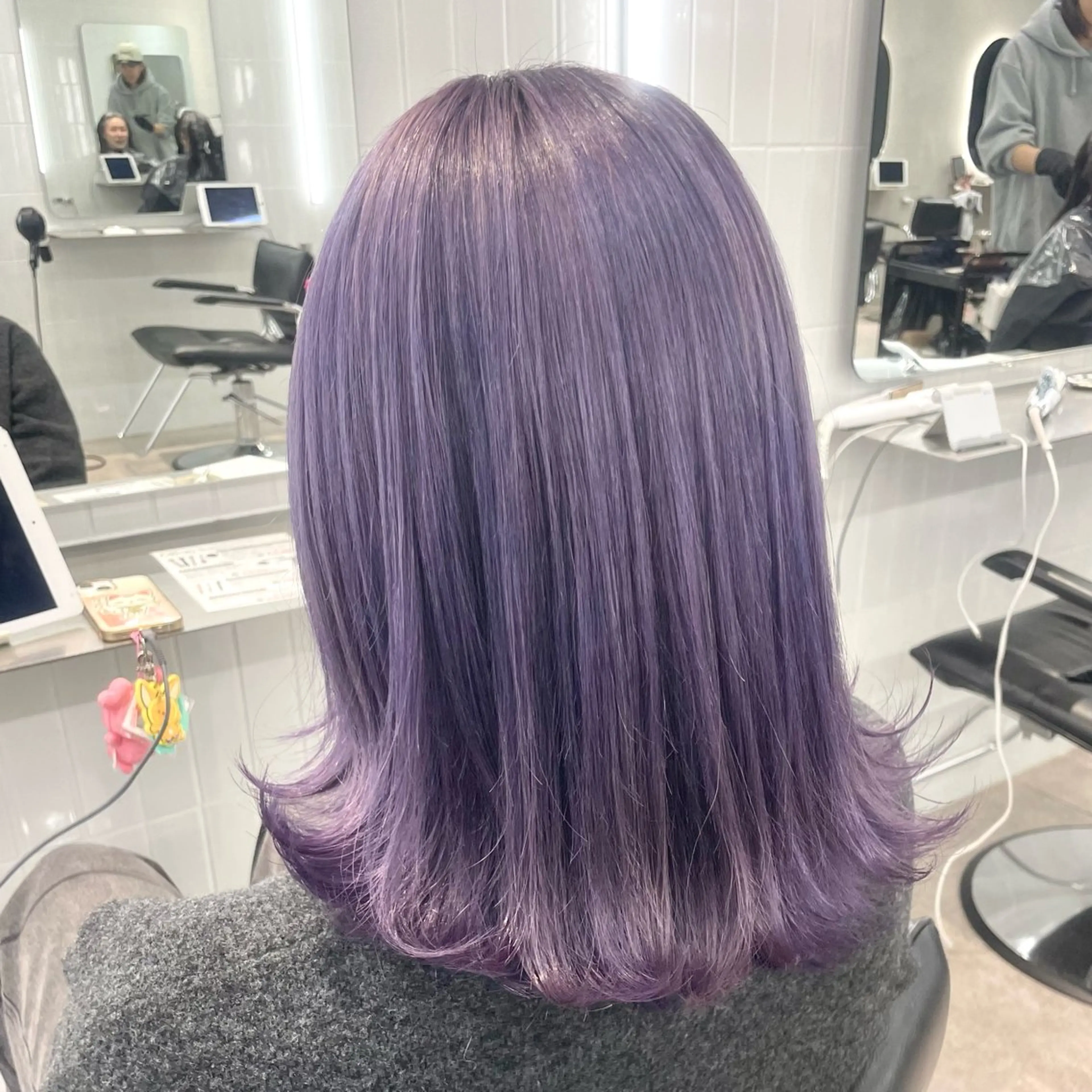 ミディアム カラー アッシュ ベージュカラー ブリーチ ラベンダーカラー ラベンダーアッシュ ヘアカラー トリートメント 表参道/ハイライト バレイヤージュのヘアスタイル