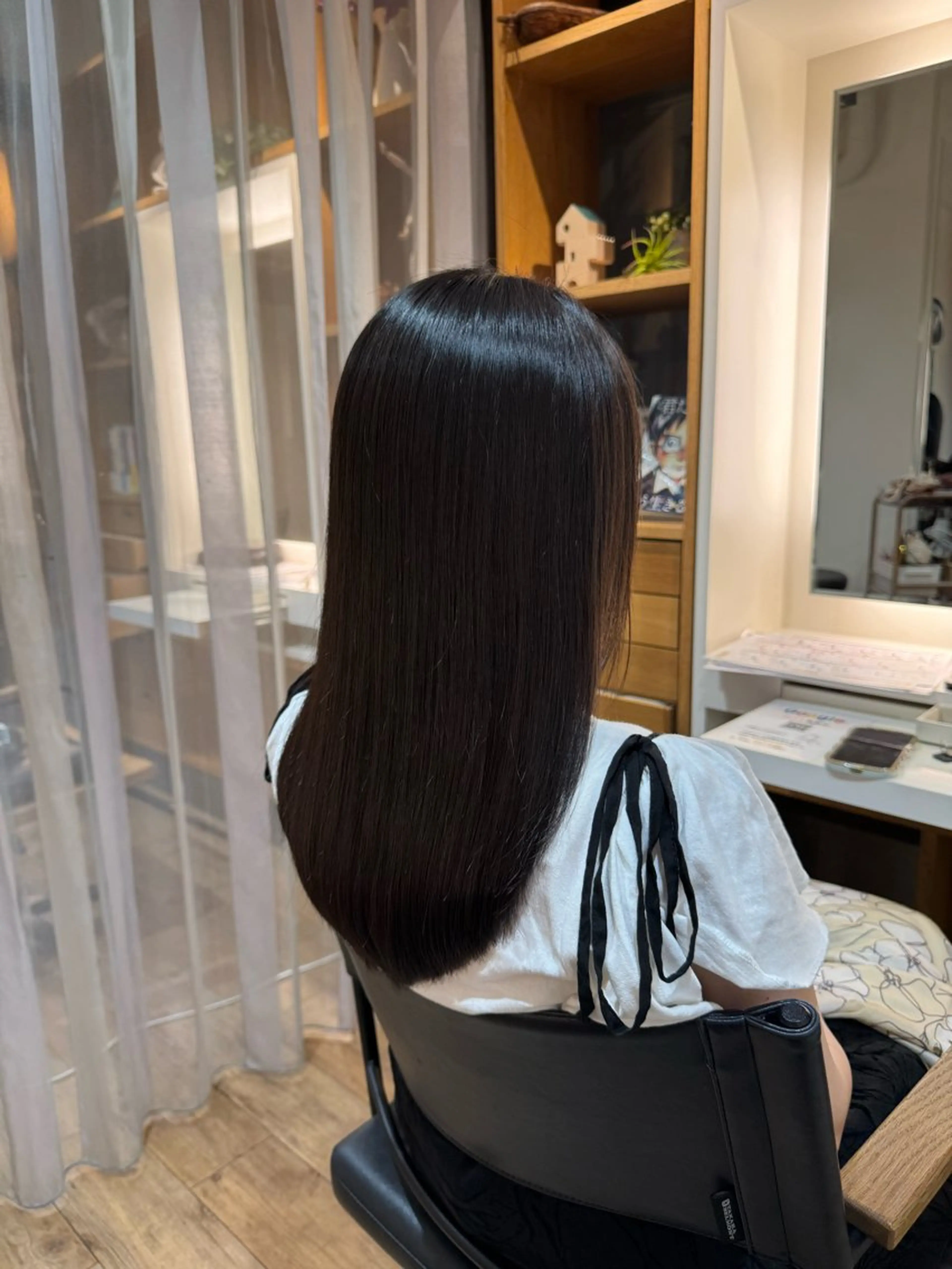 セミロング カット 縮毛矯正 トリートメント afloatkobe所属・美髪/髪質改善 川口凌弥のヘアスタイル