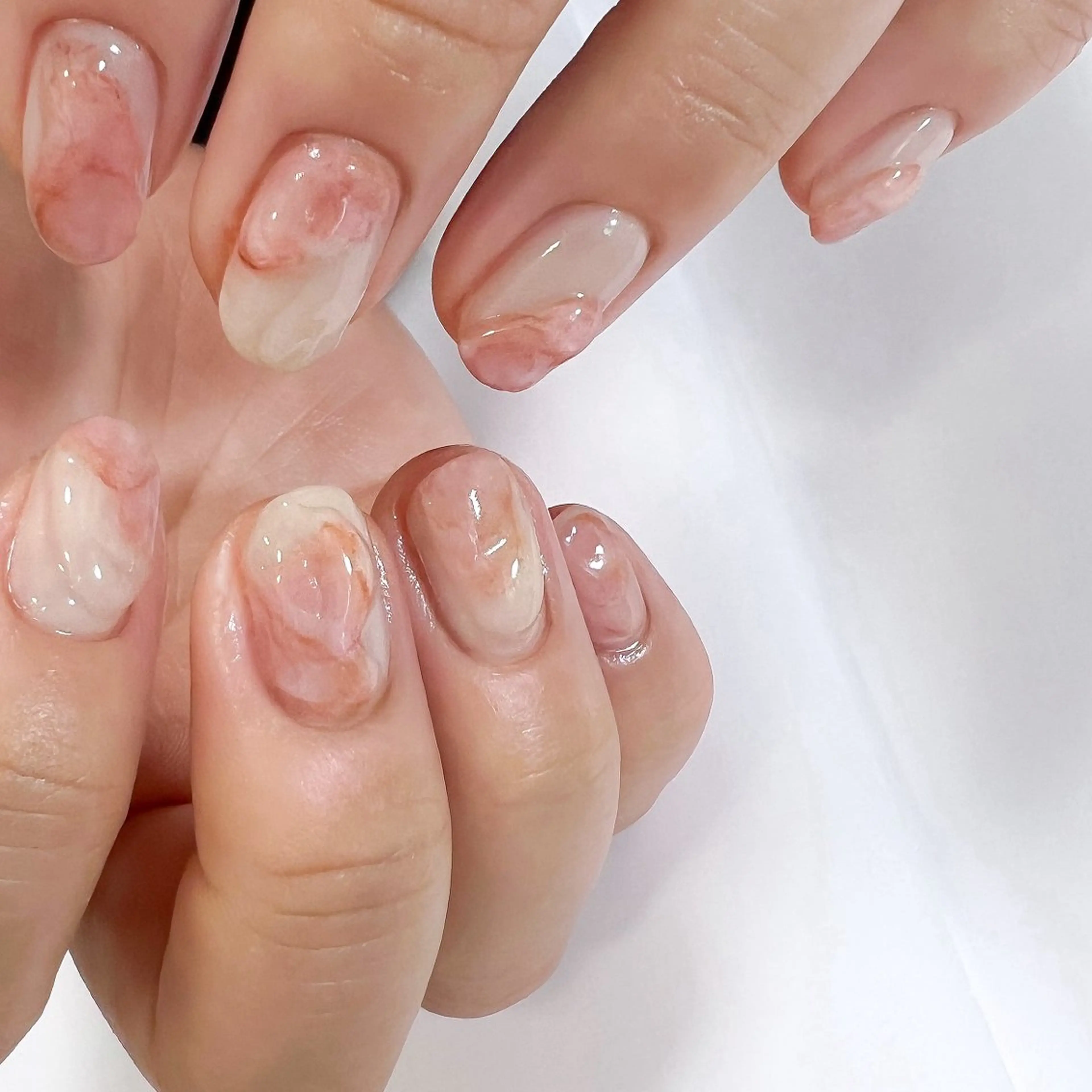 ネイル ニュアンスネイル ピンク ぷっくりネイル シンプルネイル 春ネイル ハンドネイル pointillé .ayaのネイルデザイン