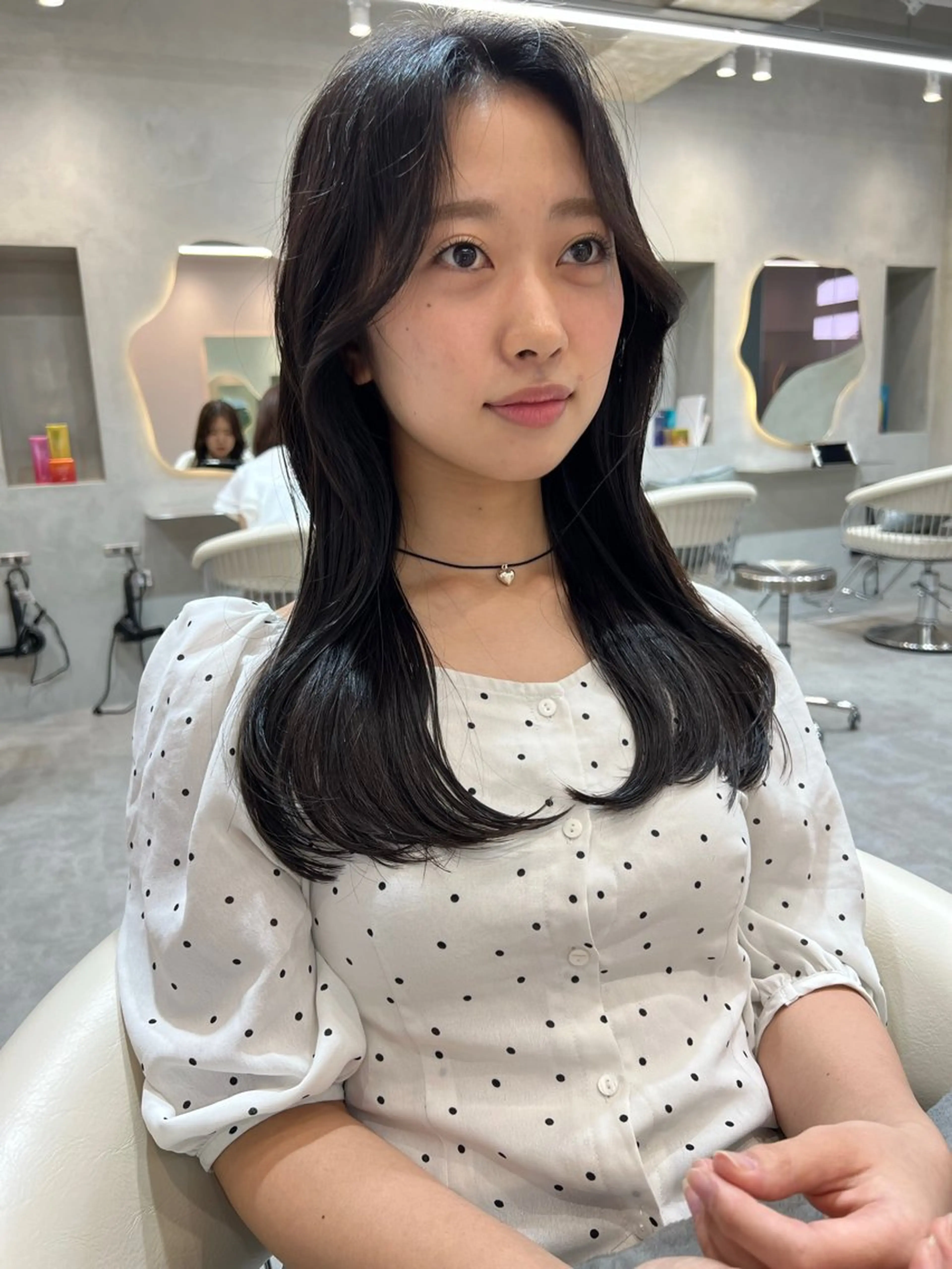 セミロング カラー ヘアアレンジ 黒髪 ブルーカラー ブルーブラック くびれヘア 🔶似合わせセンター パート/ヤス🔶のヘアスタイル