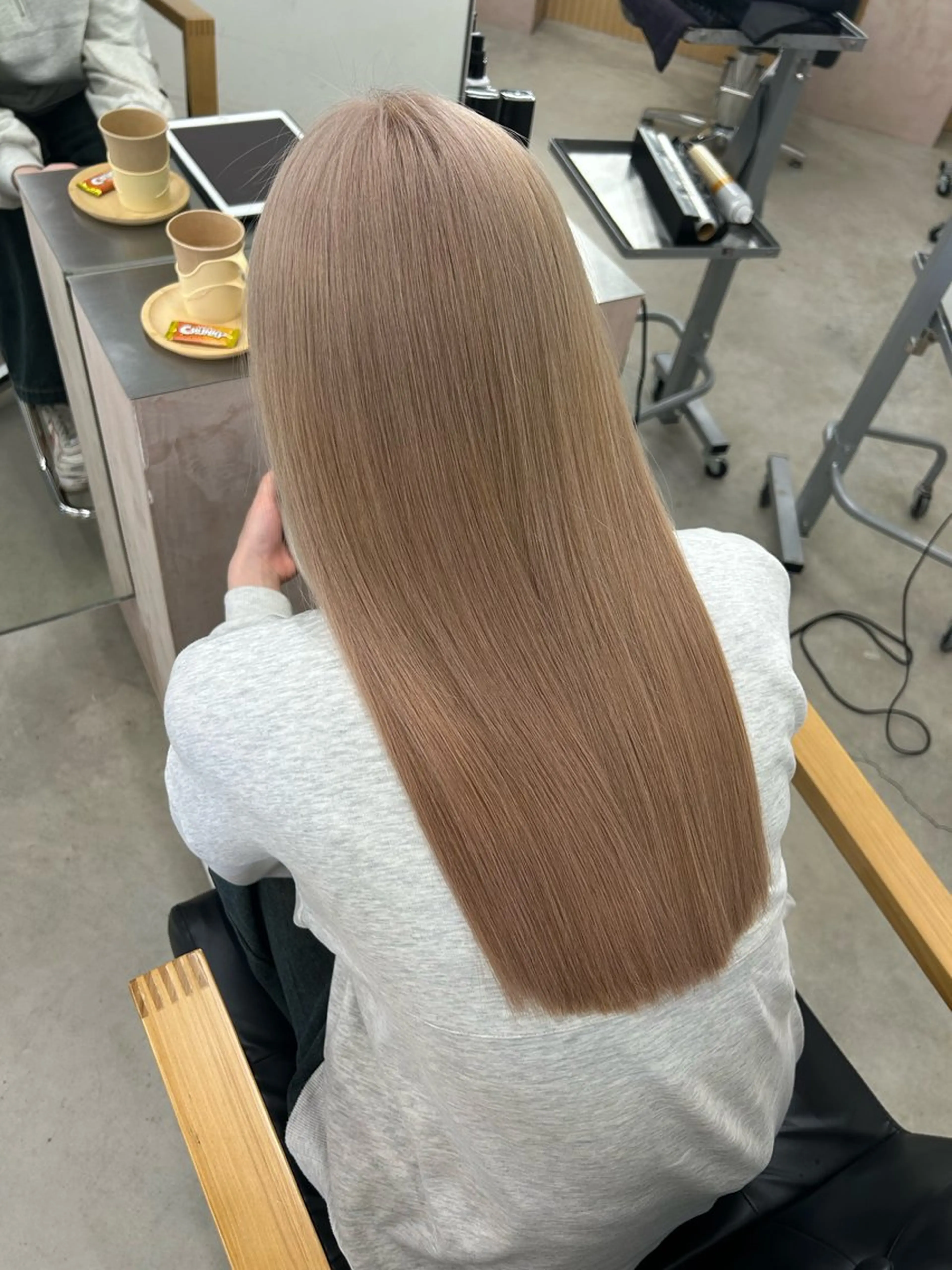 ロング カラー ベージュカラー ミルクティーベージュ ヘアカラー noa  🦋 ブリーチ/暖色のヘアスタイル