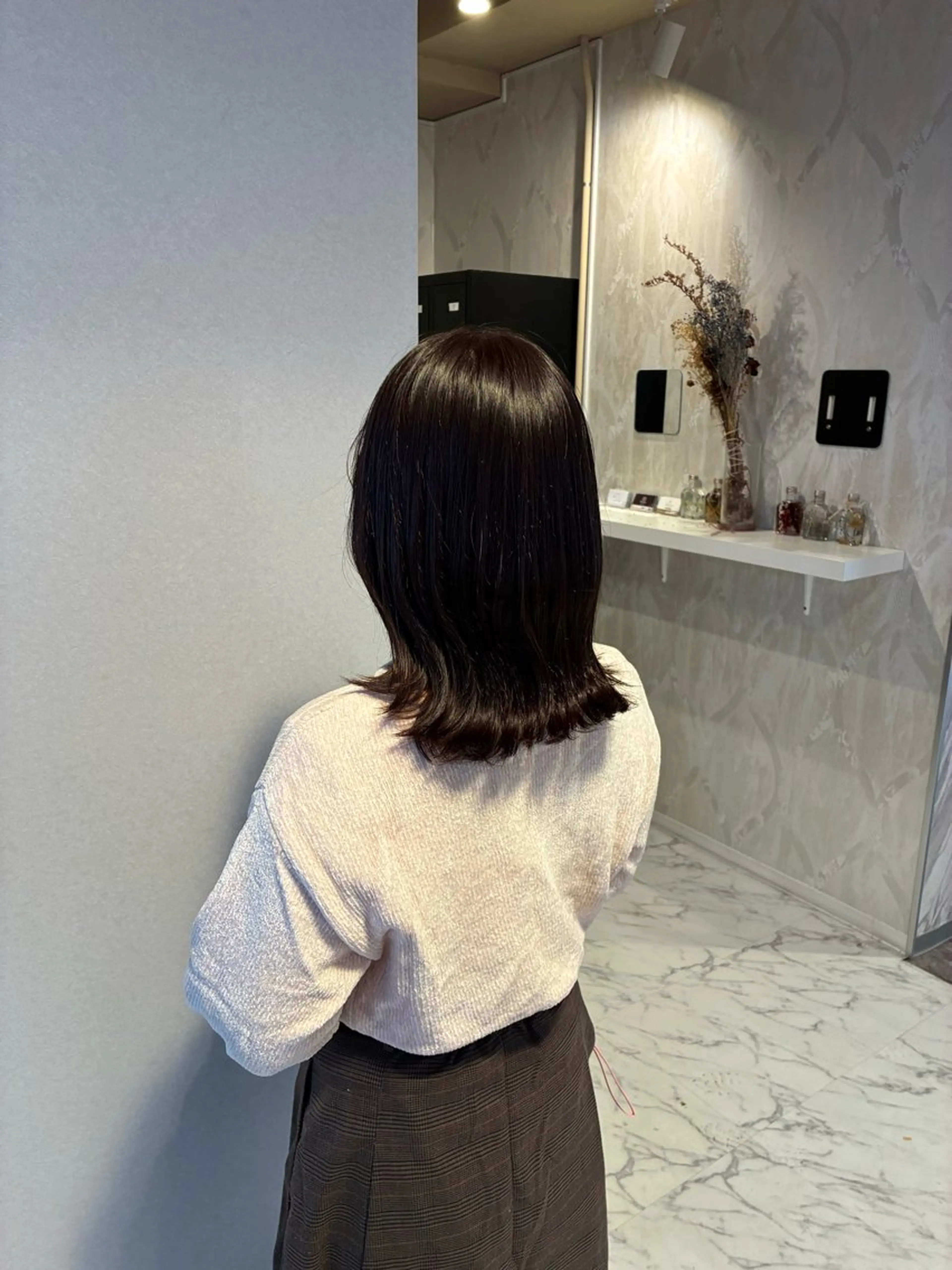 ミディアム カラー 透明感カラー ダークグレー ダークグレージュ グレージュ ハナダ メイのヘアスタイル