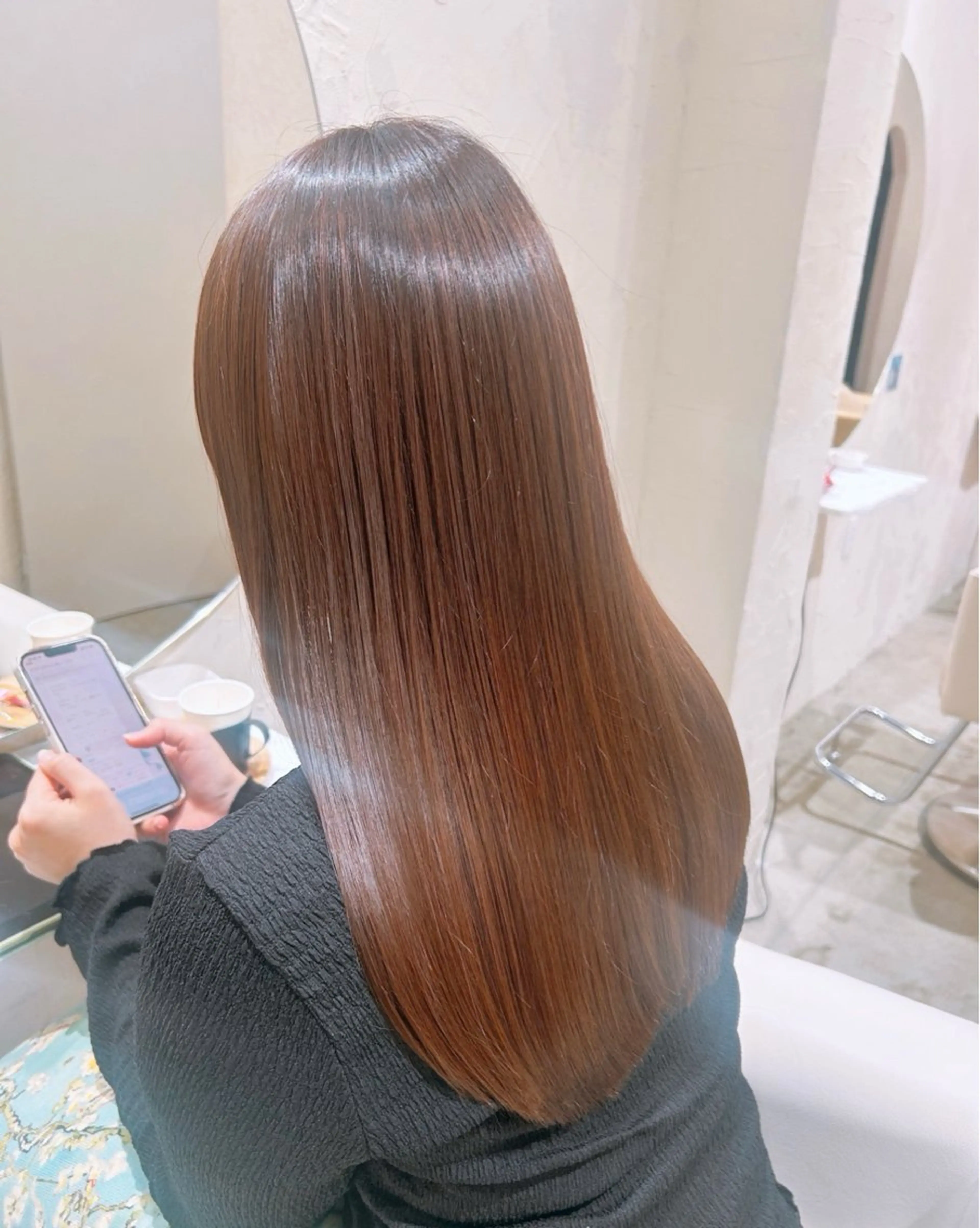 セミロング 髪質改善✨ハツメイ オグ✂️のヘアスタイル