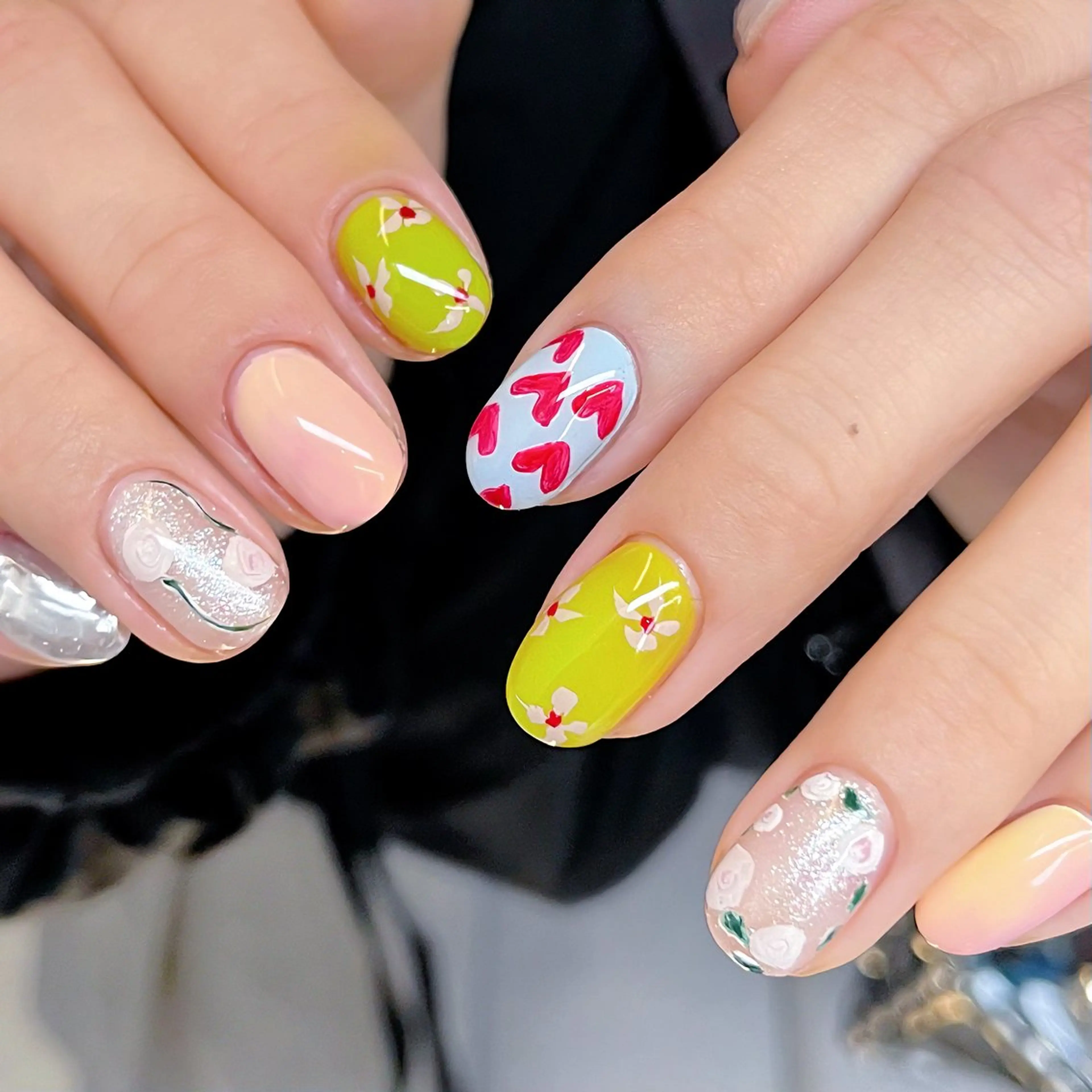 ネイル チークネイル フレンチネイル ハート ラメ(グリッター) ニュアンスネイル ハンドネイル 🫧OPELIA NAIL渋谷🫧のネイルデザイン