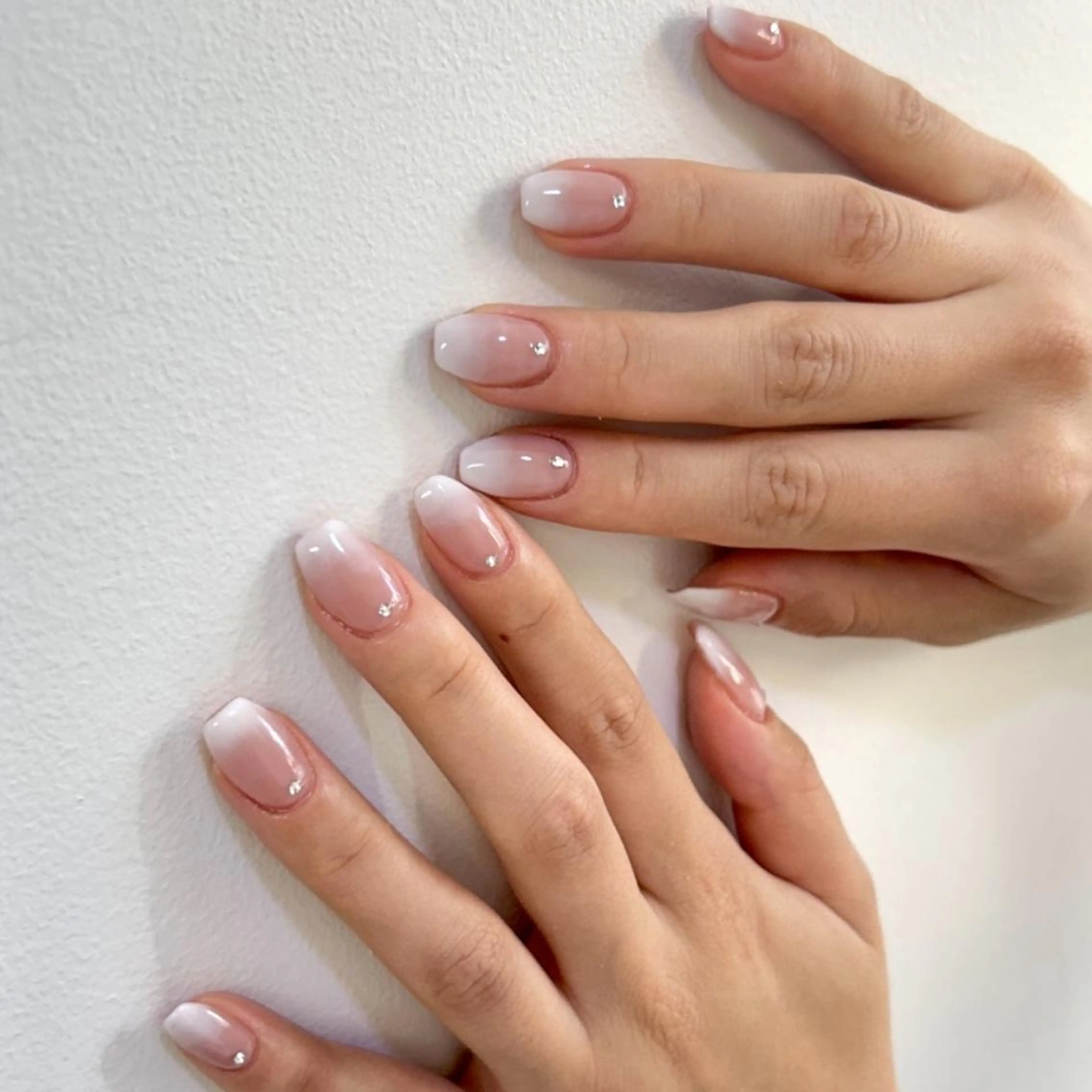 ネイル ジェルネイル 韓国ネイル ニュアンスネイル ワンホンネイル nailstudio eviz新宿店のネイルデザイン