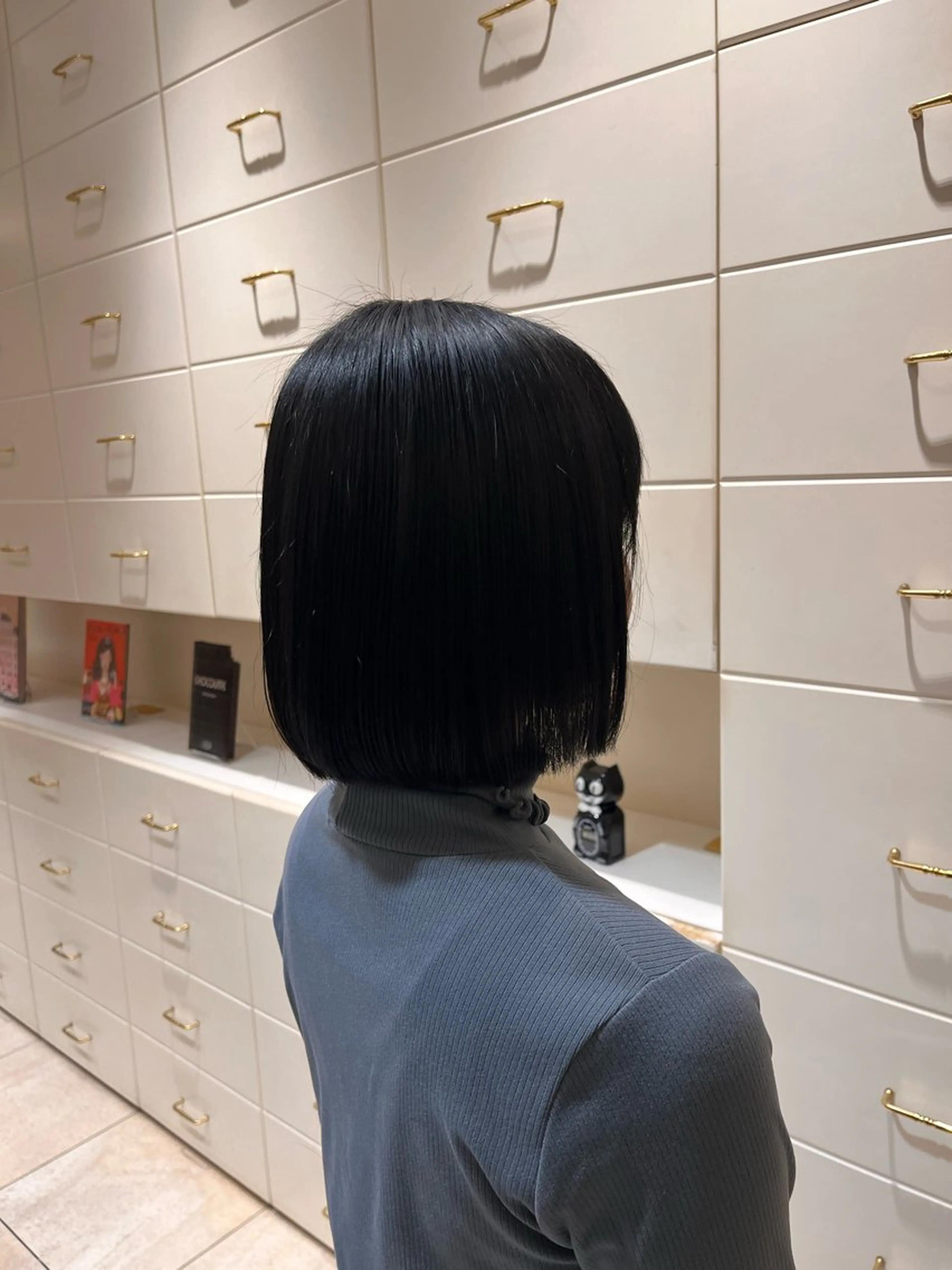 ミディアム hair make BEHIVE ichibancho AVEDA所属・渡邉  日向子 ・レイヤー、縮毛矯正のヘアスタイル