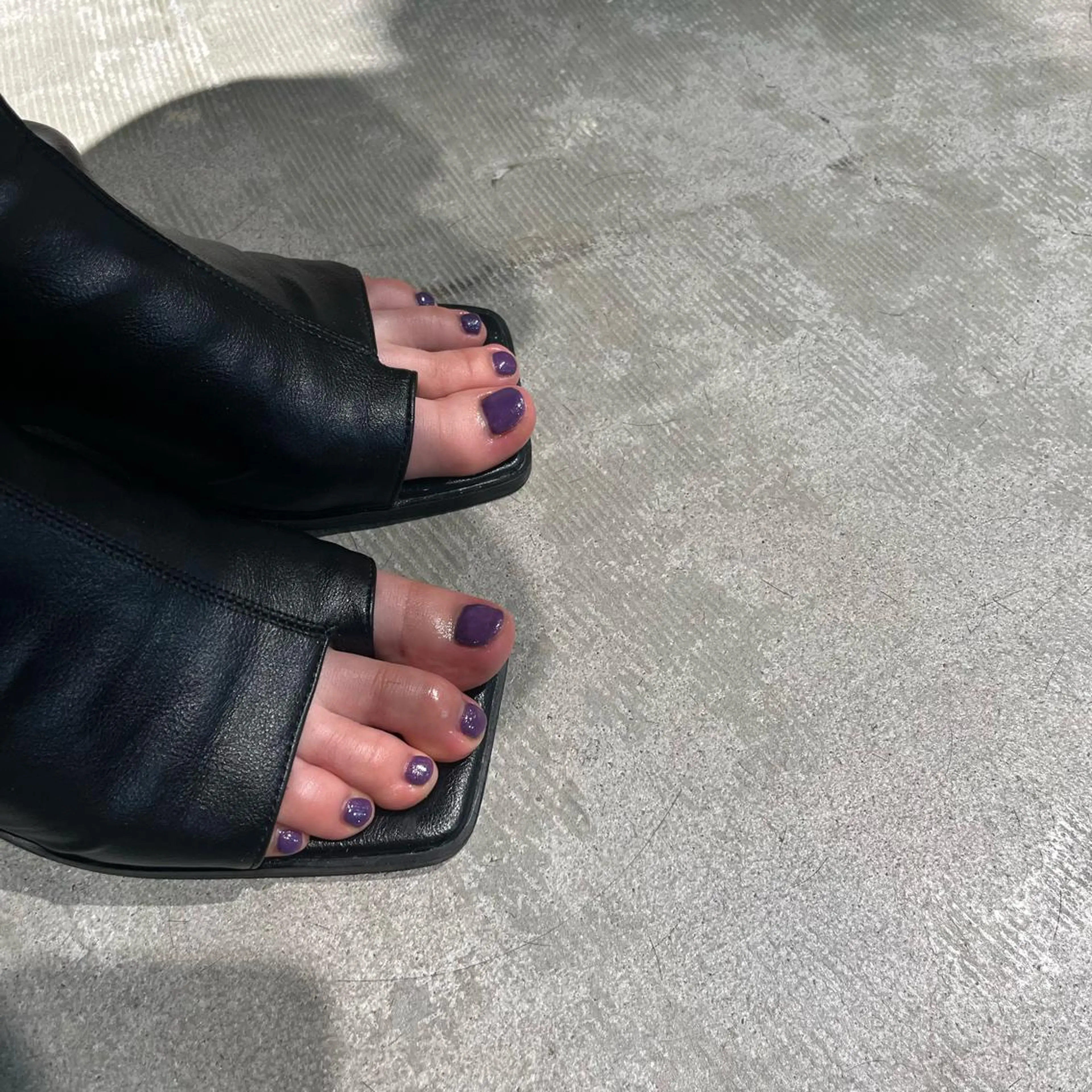 ネイル キラキラネイル ラメ(グリッター) ピンク THE BALM Noahのネイルデザイン