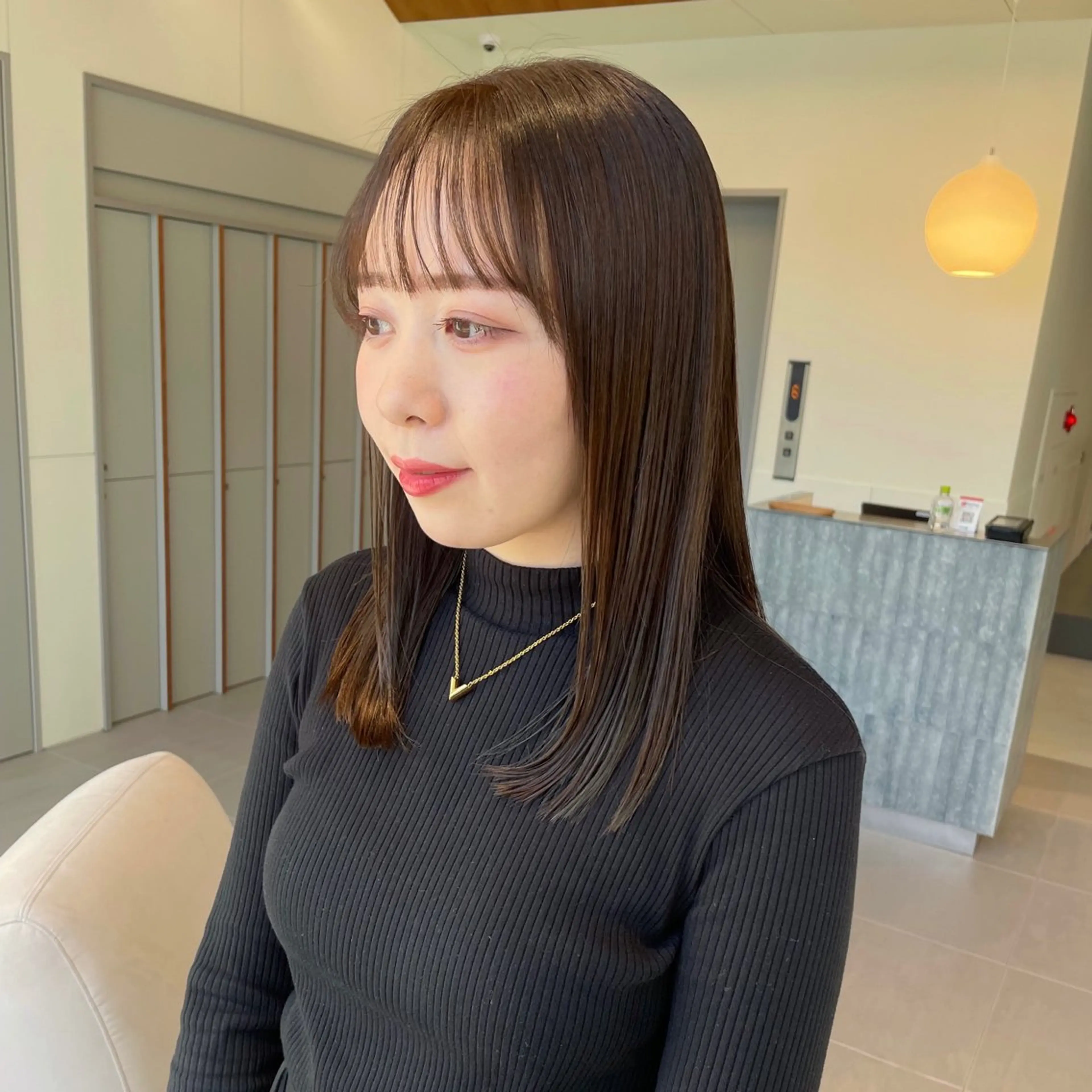 セミロング カラー ベージュカラー ブリーチ 透明感カラー ダブルカラー グレージュ カット ヘアカラー ブリーチ/レイヤー 🌻Mutsumiのヘアスタイル