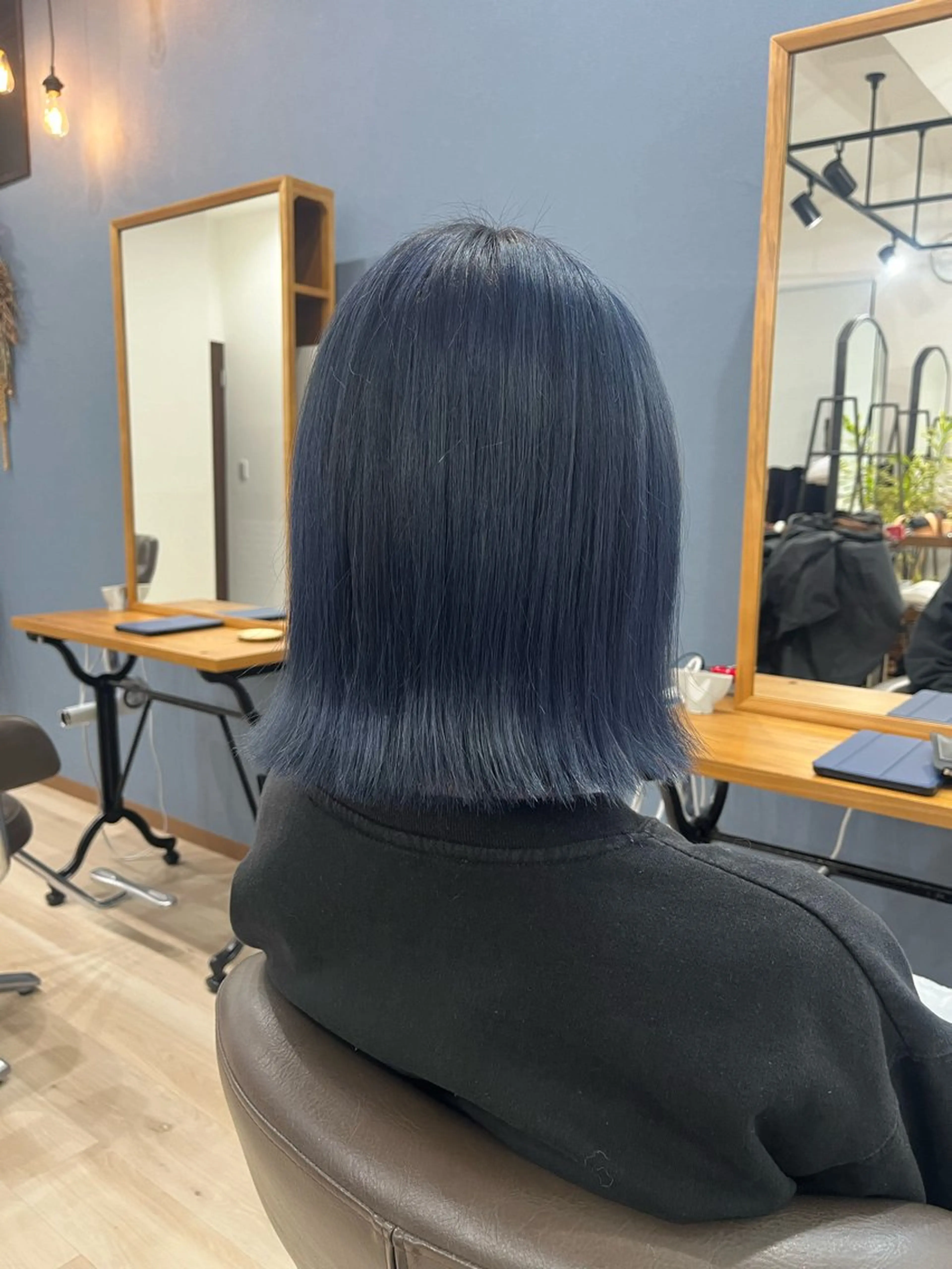 ショート カラー ブリーチ ブルーカラー ダブルカラー メンズサロンクロ所属・今井 匠のヘアスタイル