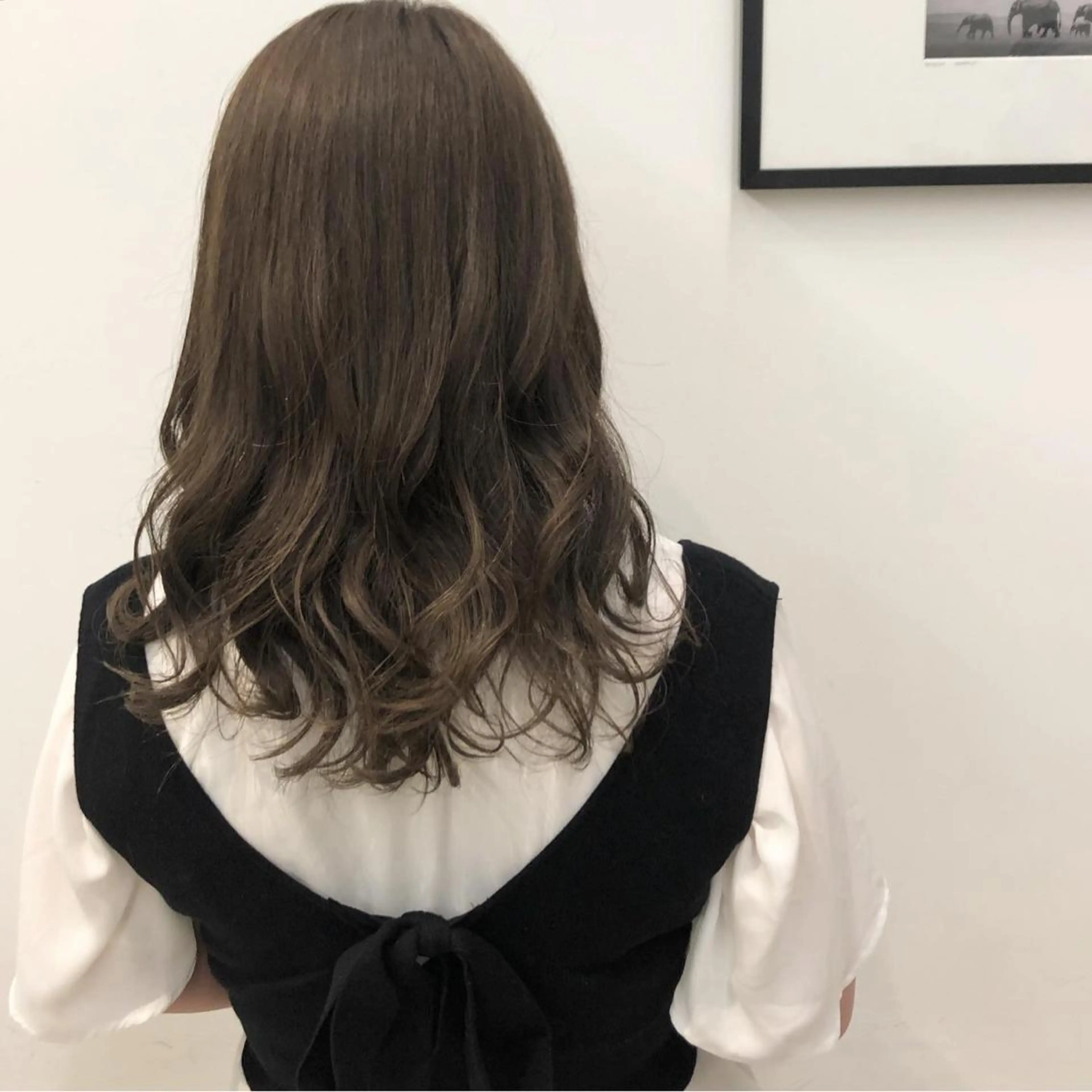 セミロング アッシュ brisa所属・迎 凪紗のヘアスタイル