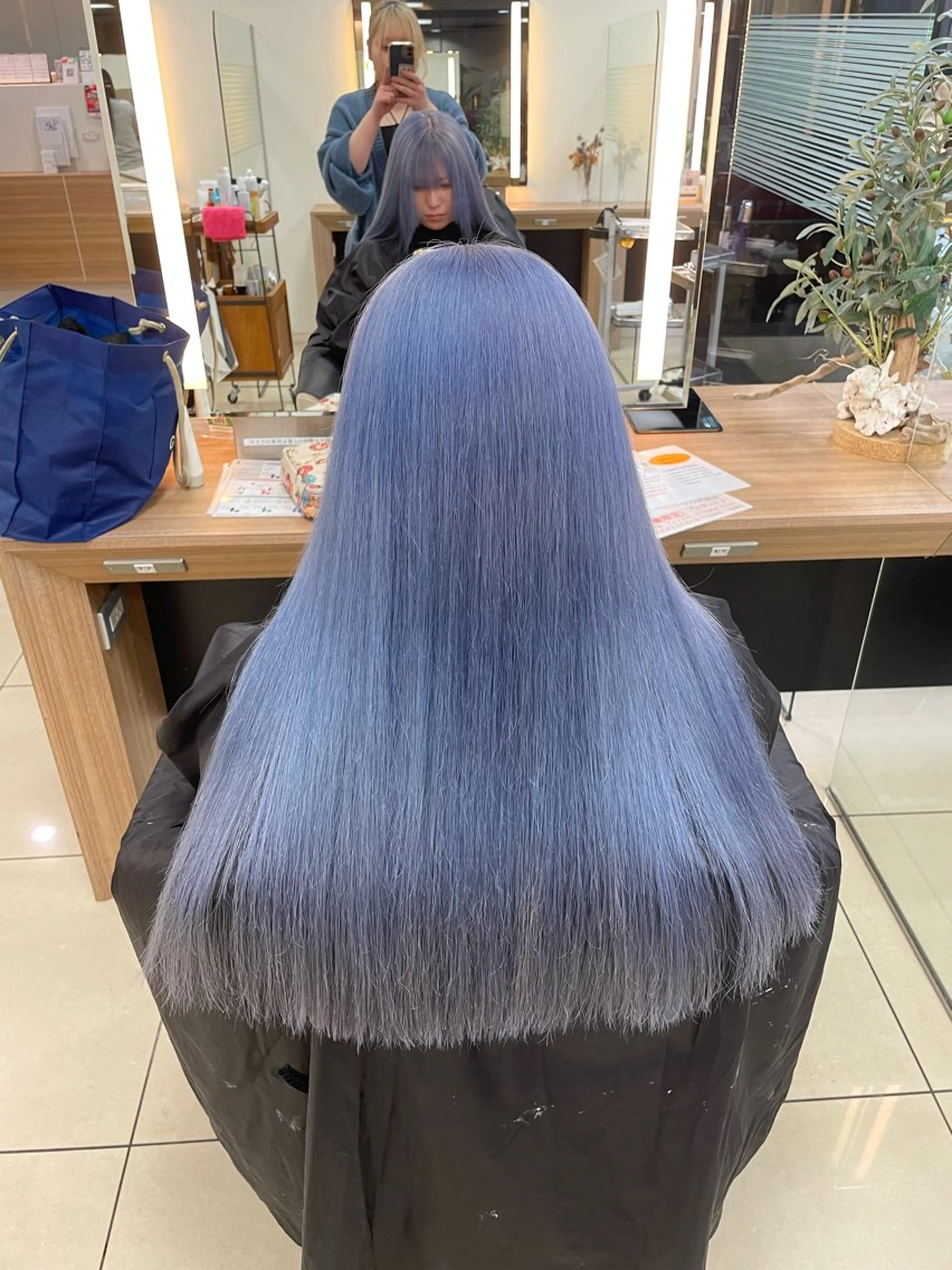 ロング カラー ブリーチ ブルーカラー ケアブリーチ ハイトーンカラー トリートメント ヘアカラー トリートメント ハイトーン/パーソナ ルカラー診断・ユキノのヘアスタイル