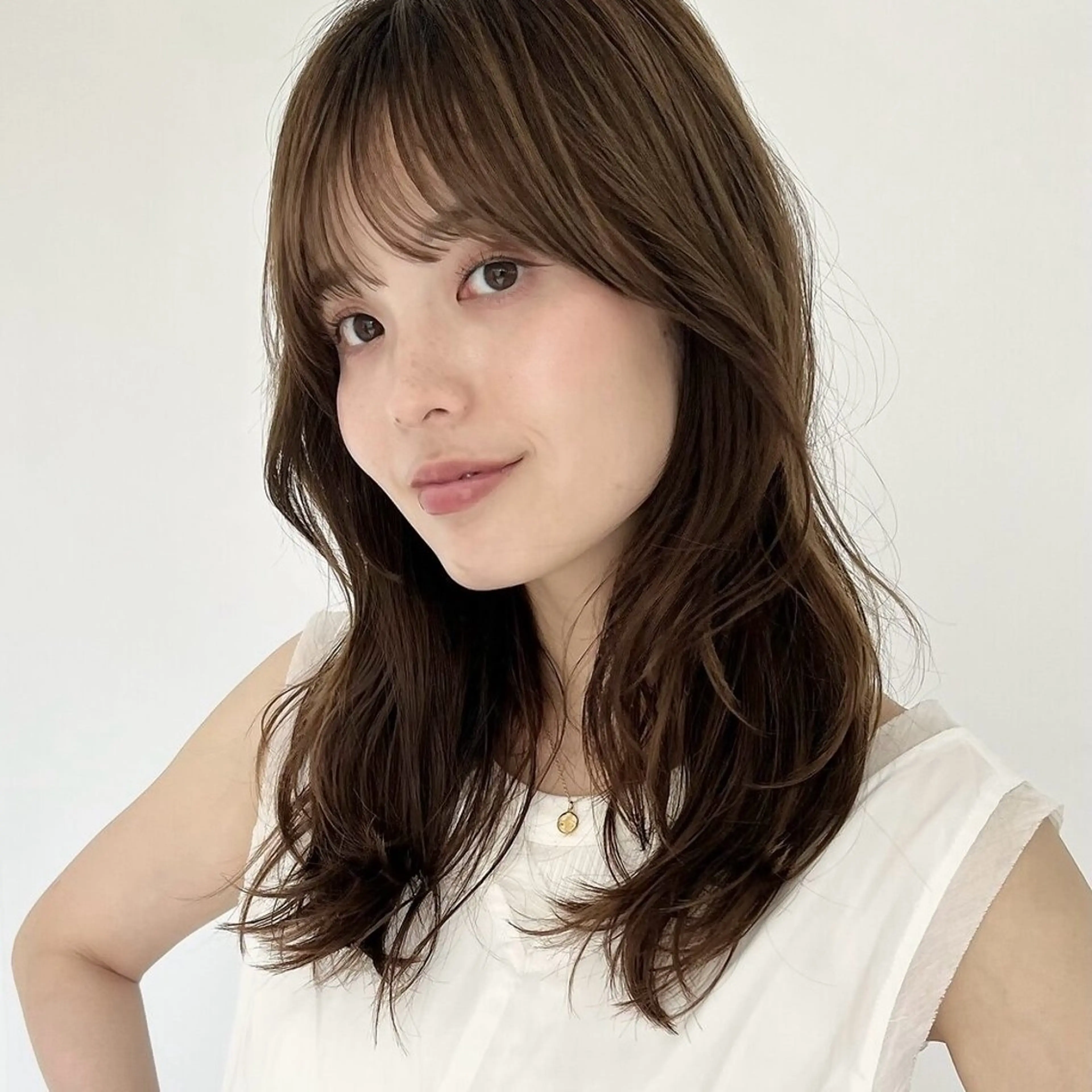 セミロング カラー ヘアカラー 🧚🏻momo 🧚🏻【下北沢】のヘアスタイル