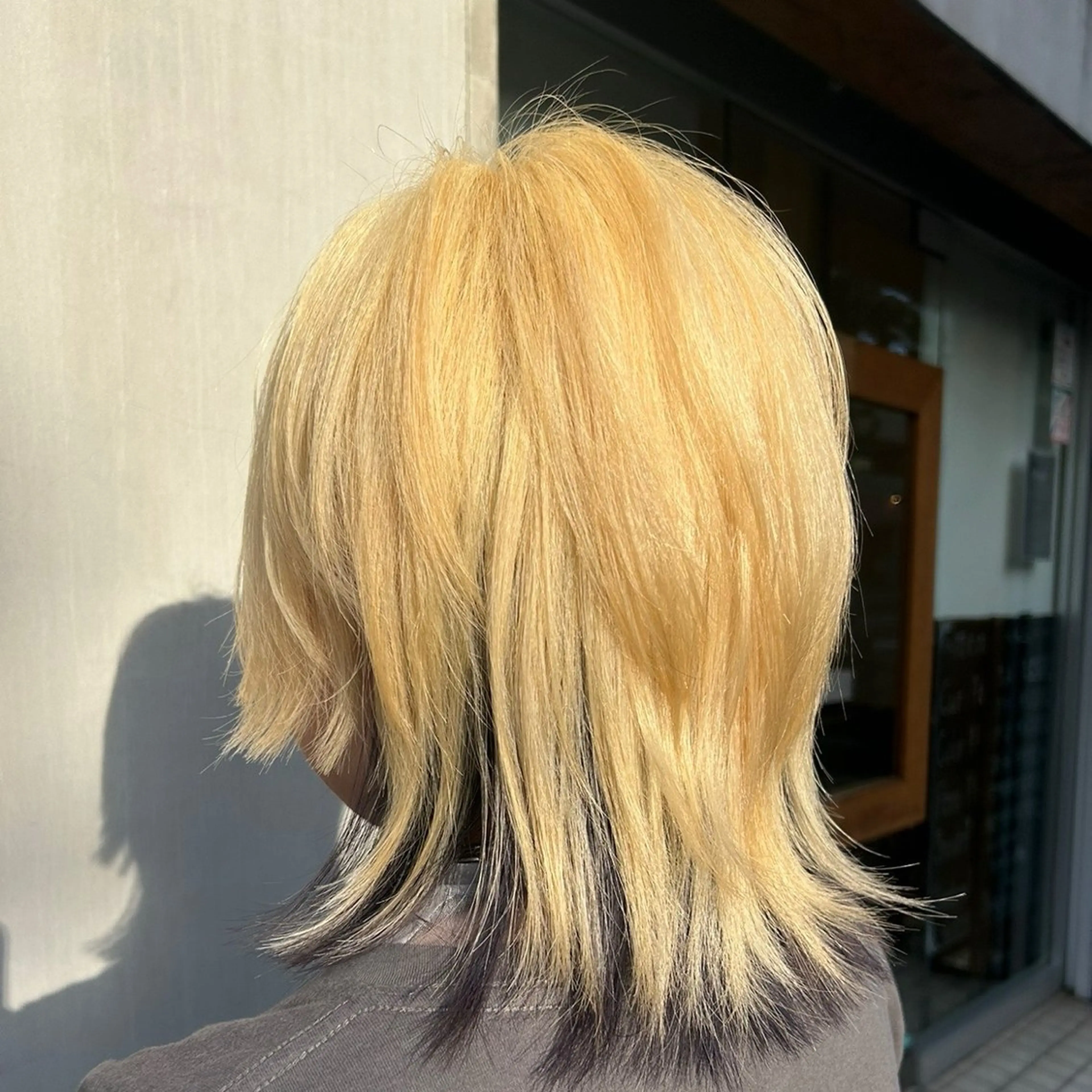 ショート カラー ブリーチ インナーカラー カット ヘアカラー トリートメント 若狭 彩花のヘアスタイル