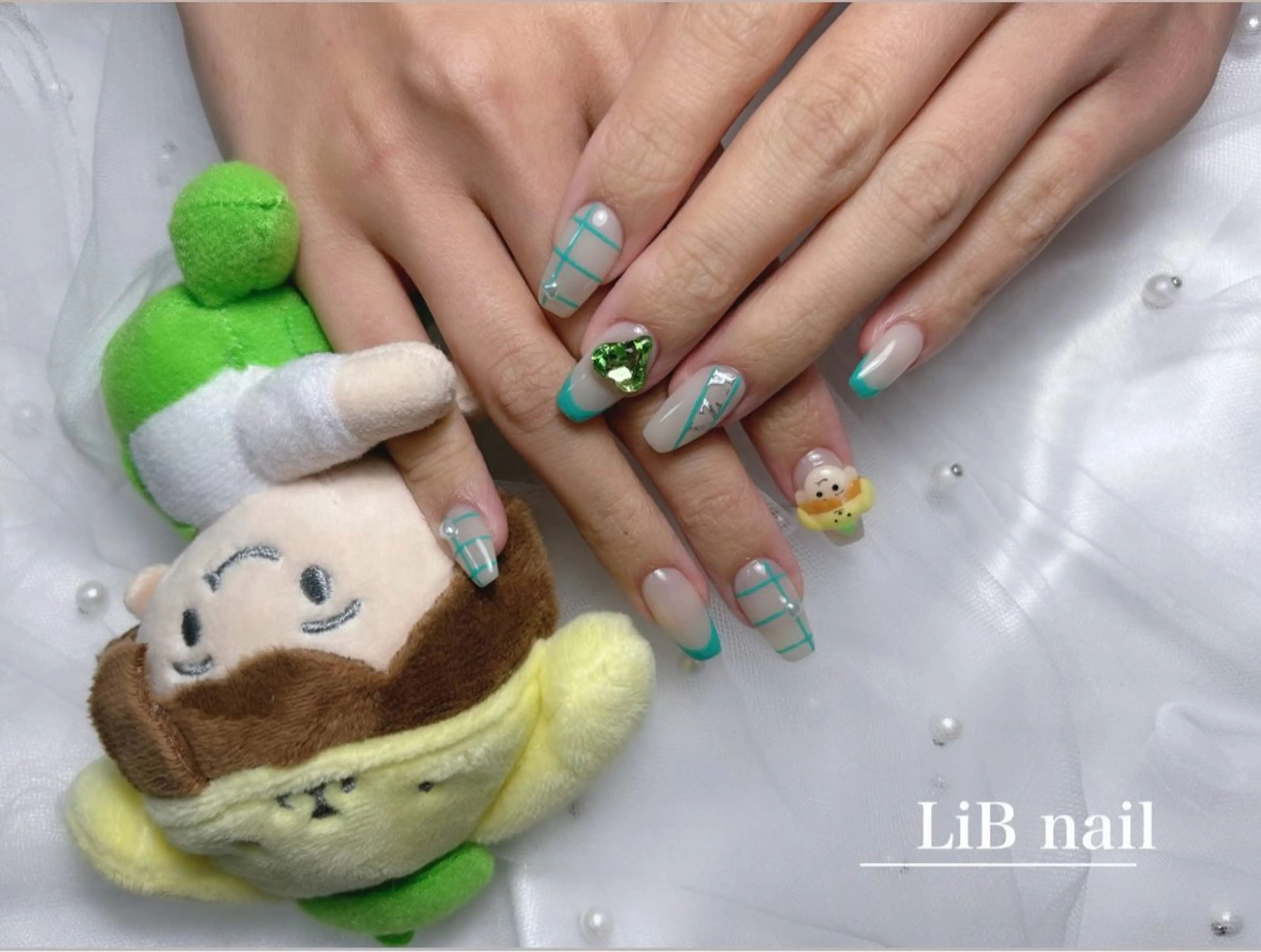 ネイル フットネイル LiB nailのネイルデザイン