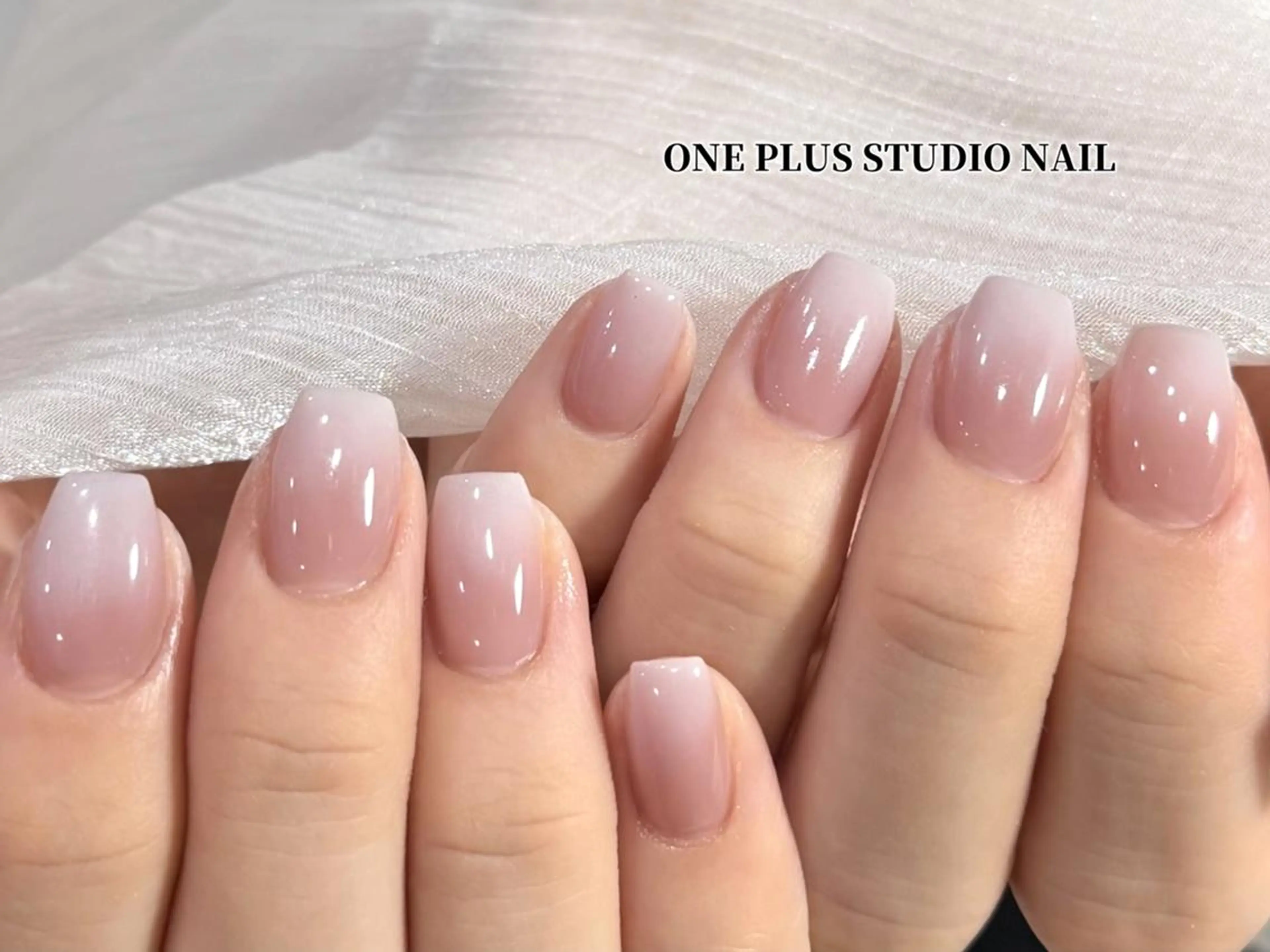 ネイル アートネイル フレンチネイル ガーリー ハート キラキラネイル One plus StudioNailのネイルデザイン