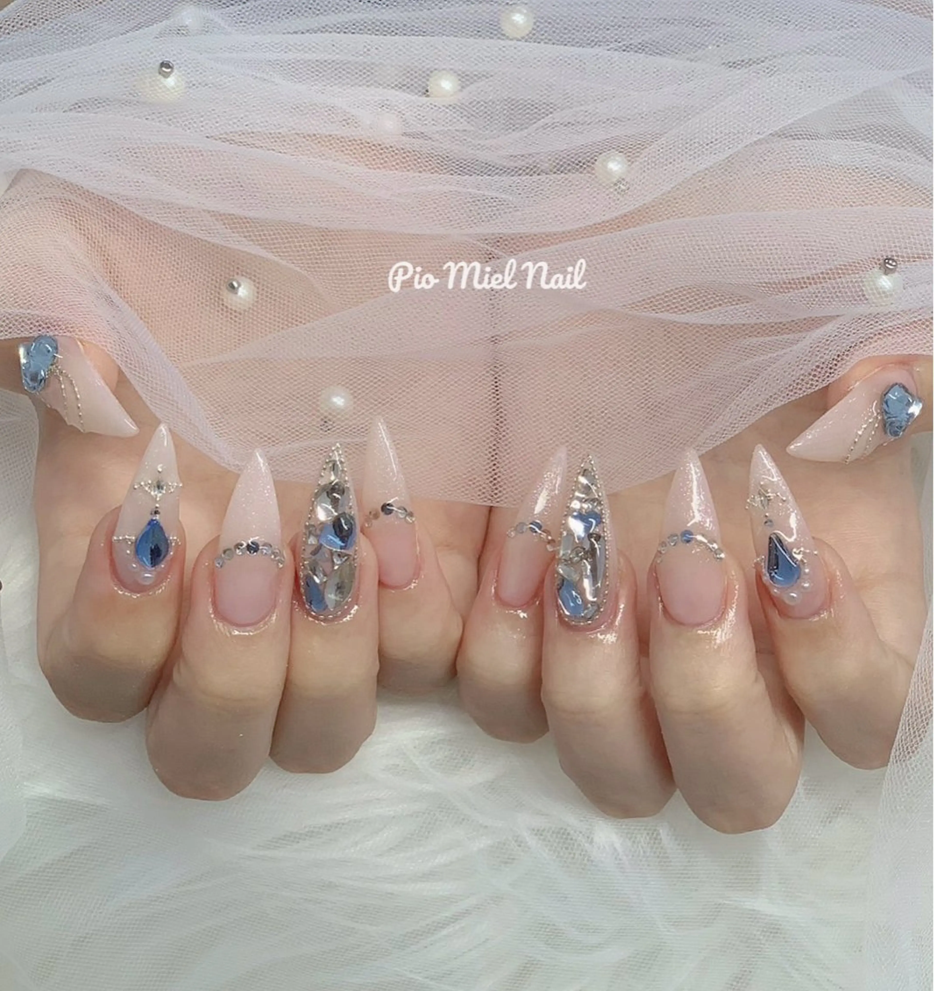 ミディアム 韓国風ヘア ハンドネイル Pio Mielのネイルデザイン