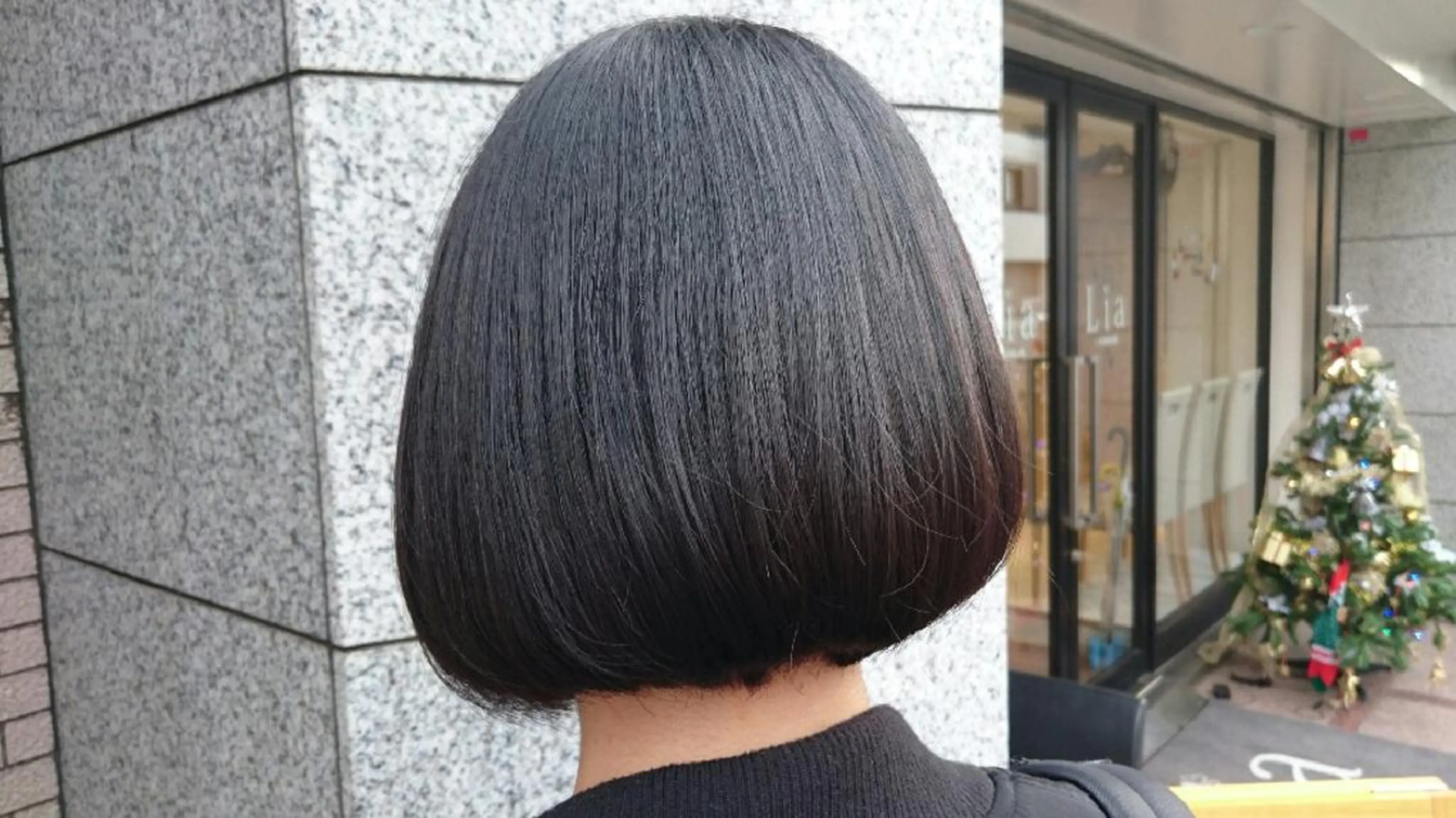 ショート ボブ 透明感ハイライト◎ 伊藤夏海のヘアスタイル