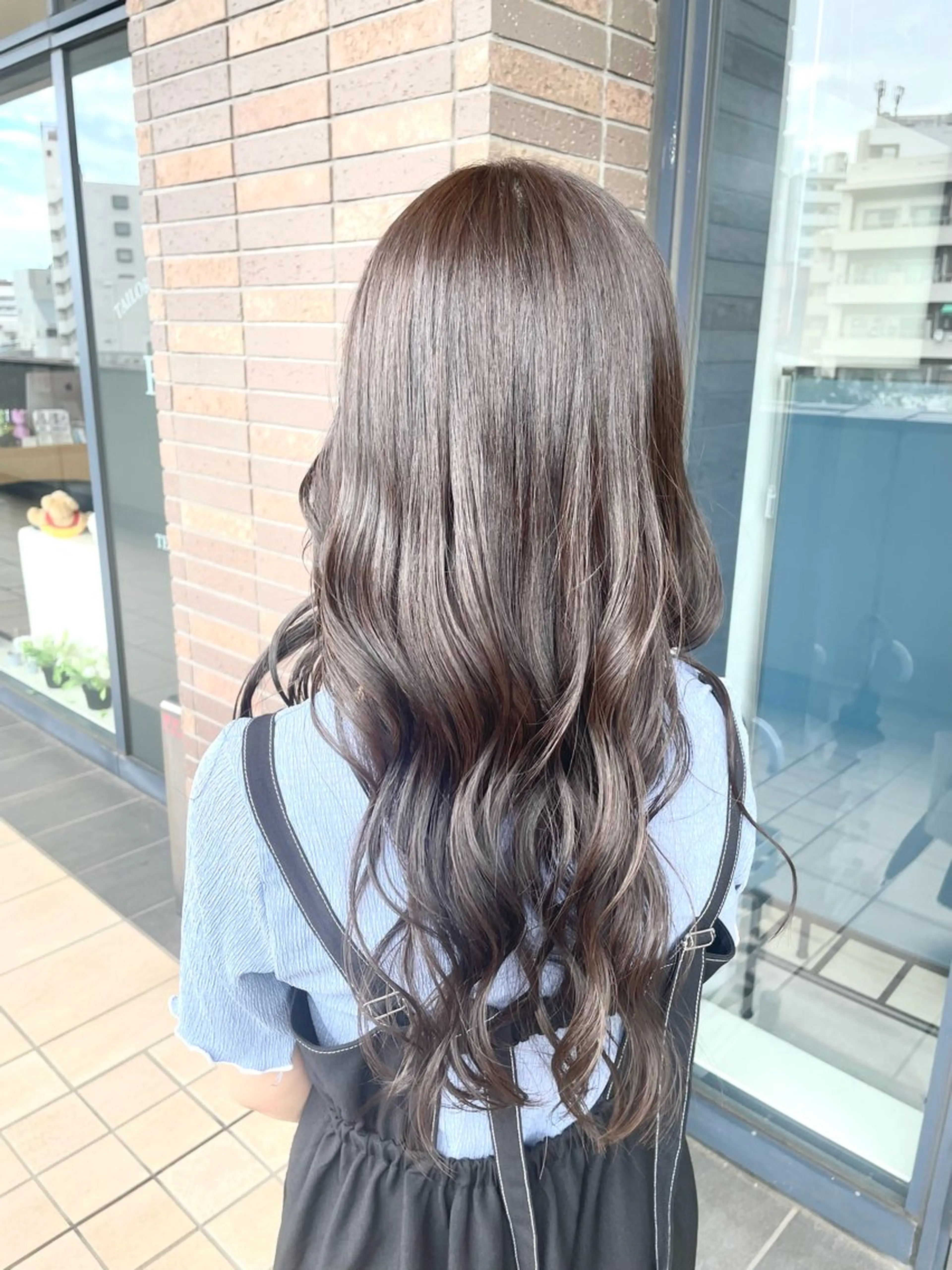 ロング カラー 樋川 早紀のヘアスタイル