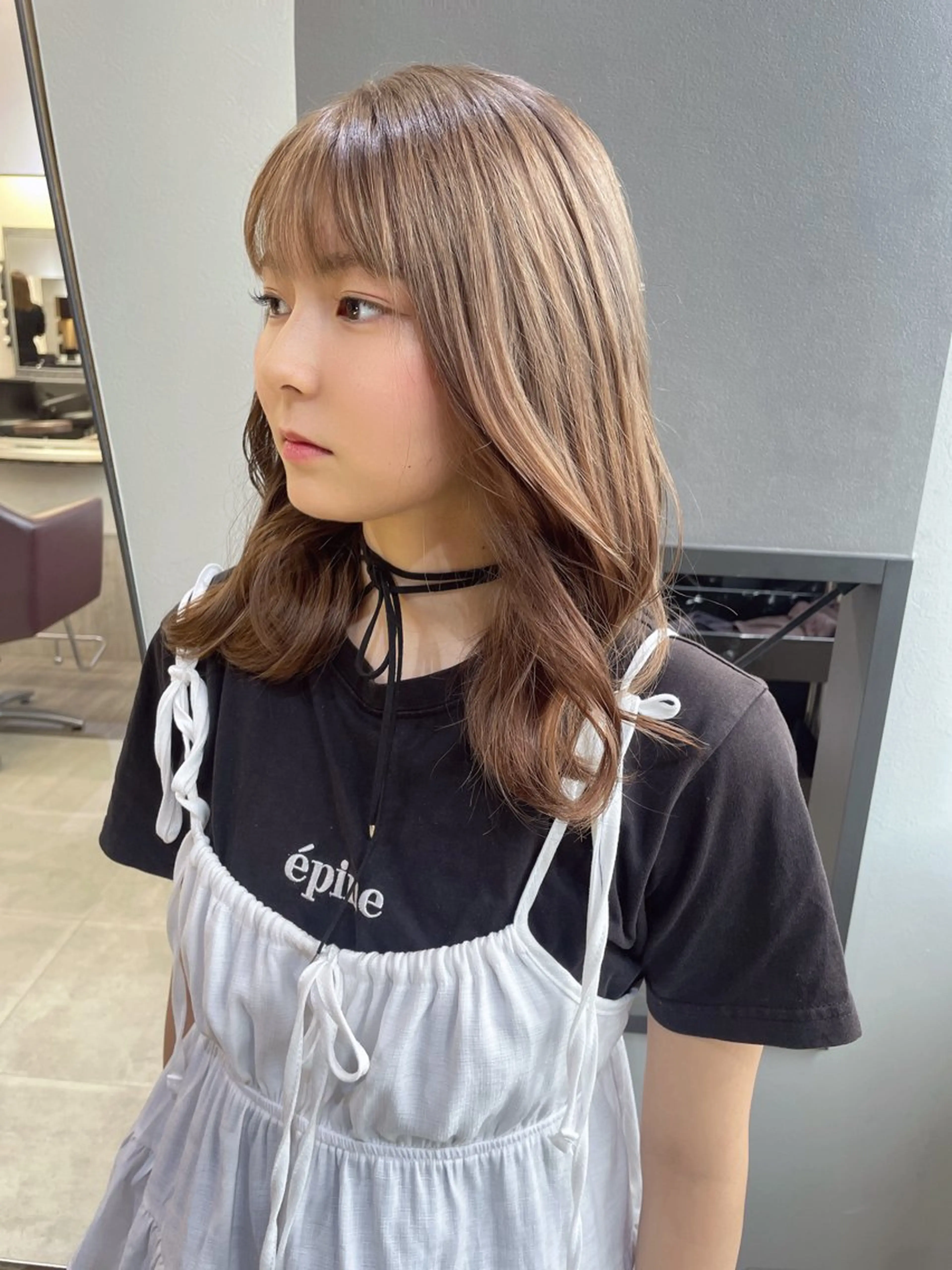 カラー ベージュカラー ミルクティーベージュ AIRI layer cut hairのヘアスタイル