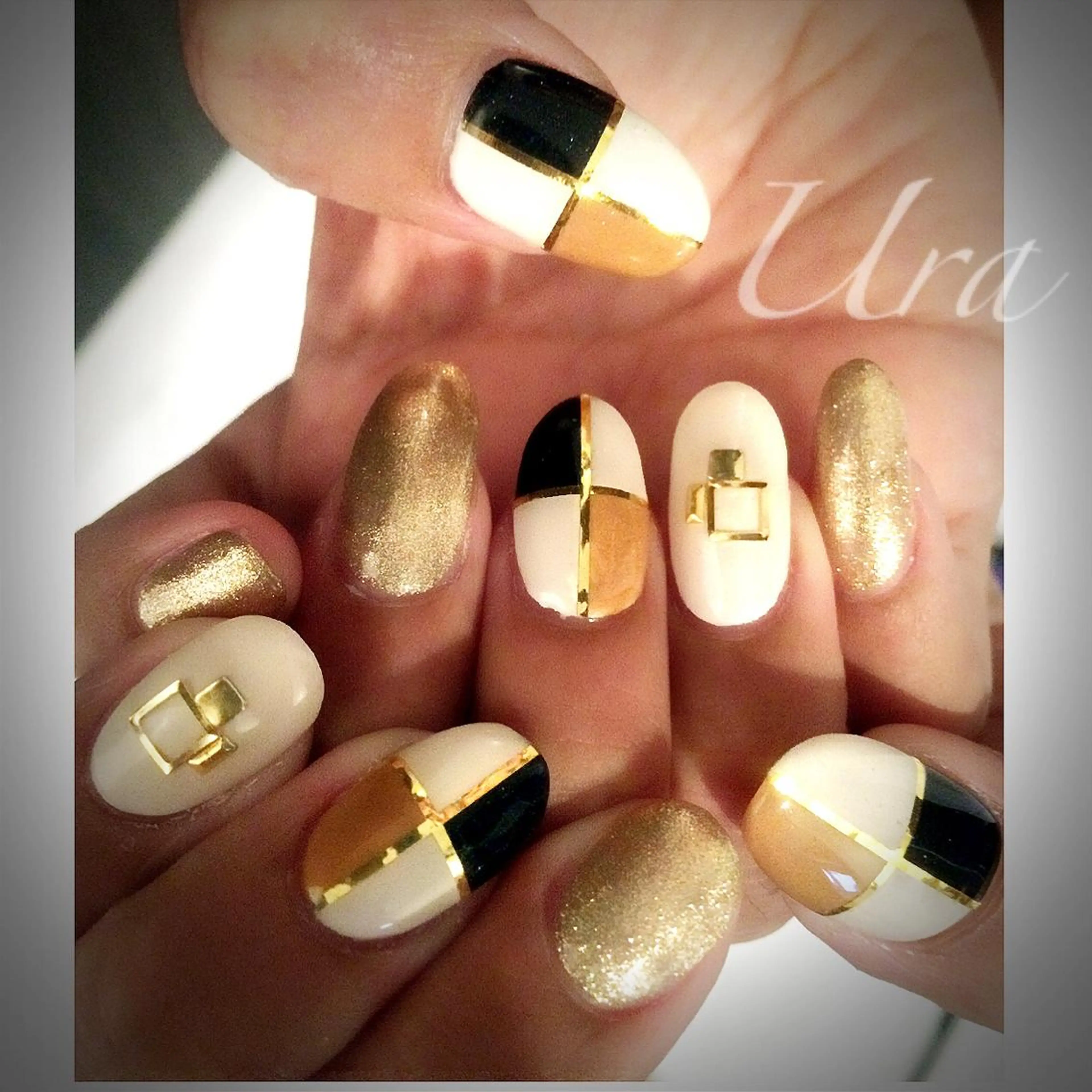 ネイル ゴールド UrakoNail 《nail》のネイルデザイン