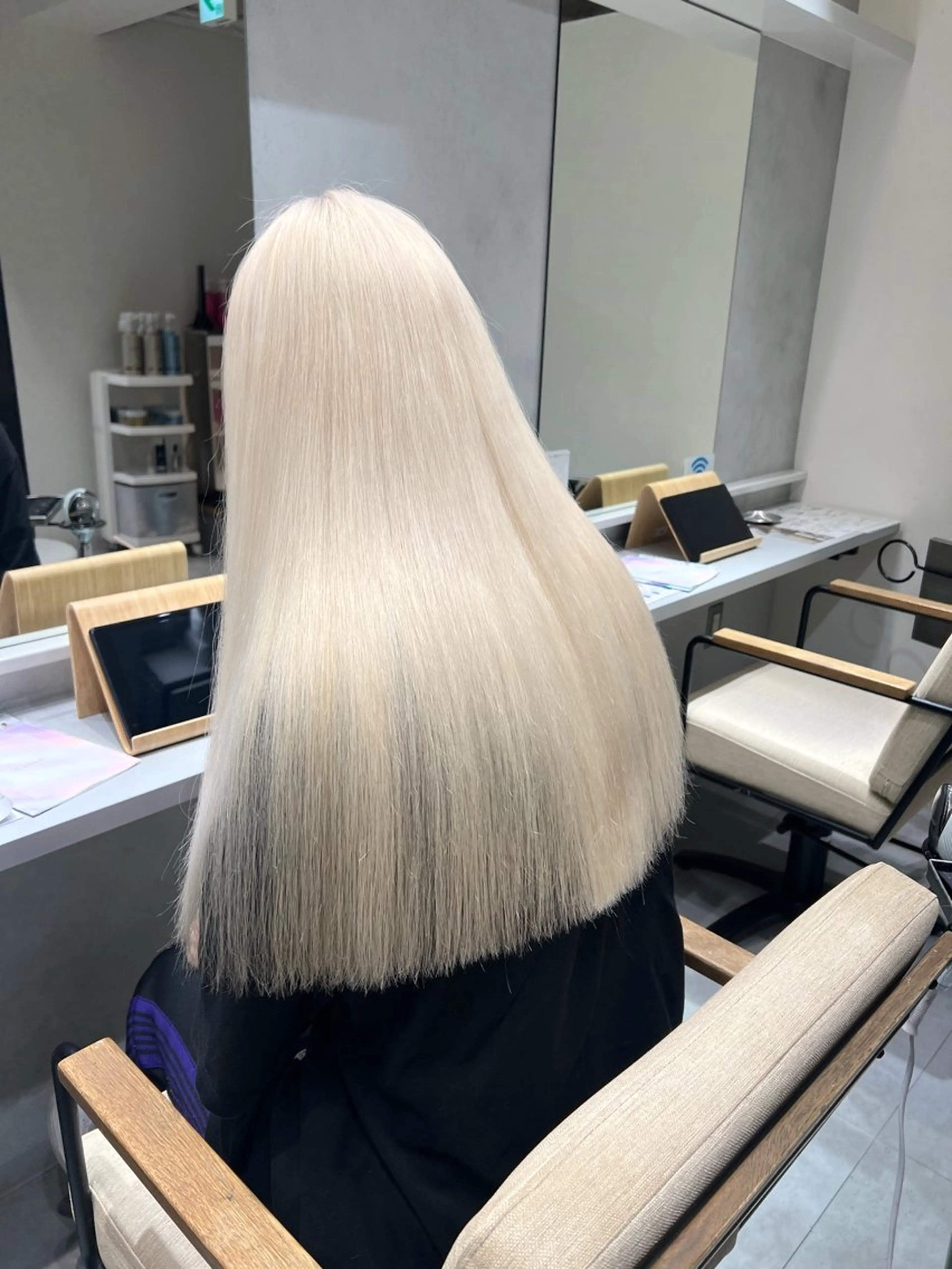 ロング デザイン🥇複雑履歴 ハイトーン特化のヘアスタイル