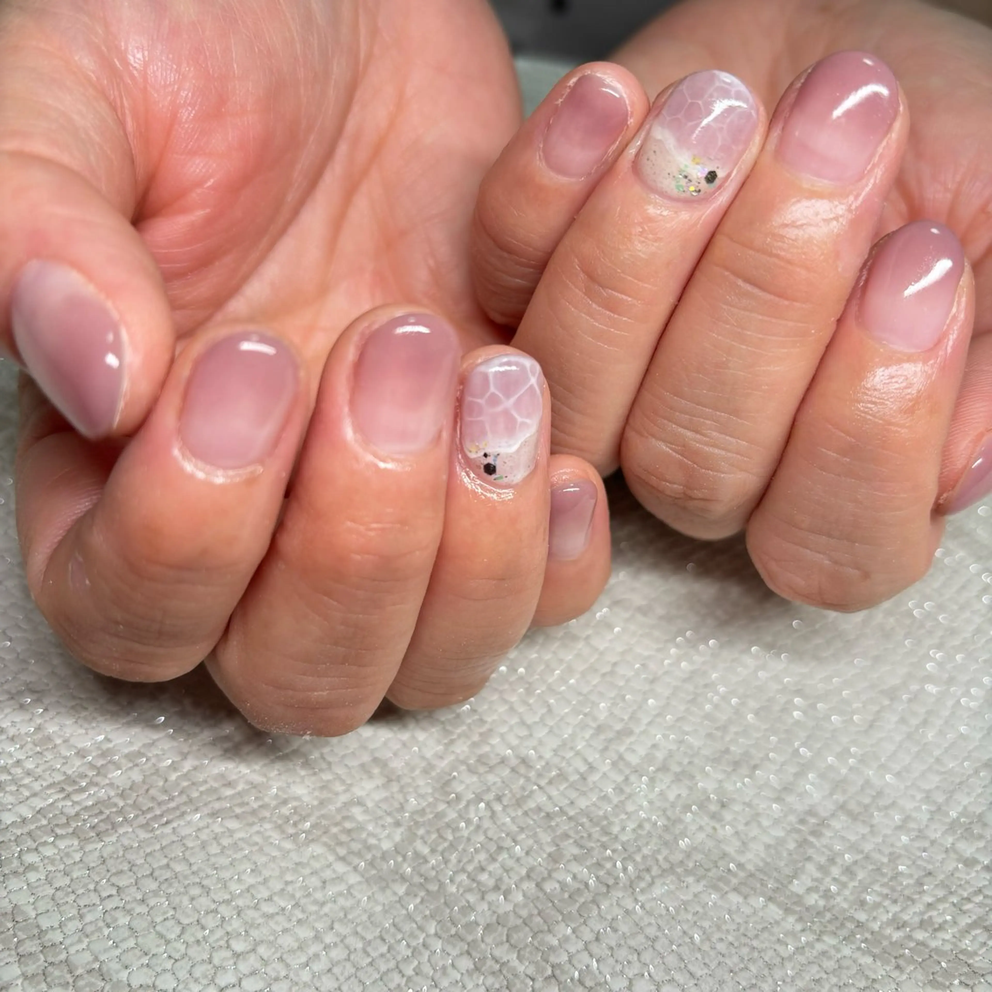 ネイル シンプルネイル ハンドネイル RE💟N.NAIL ラテン系お姉さんのネイルデザイン