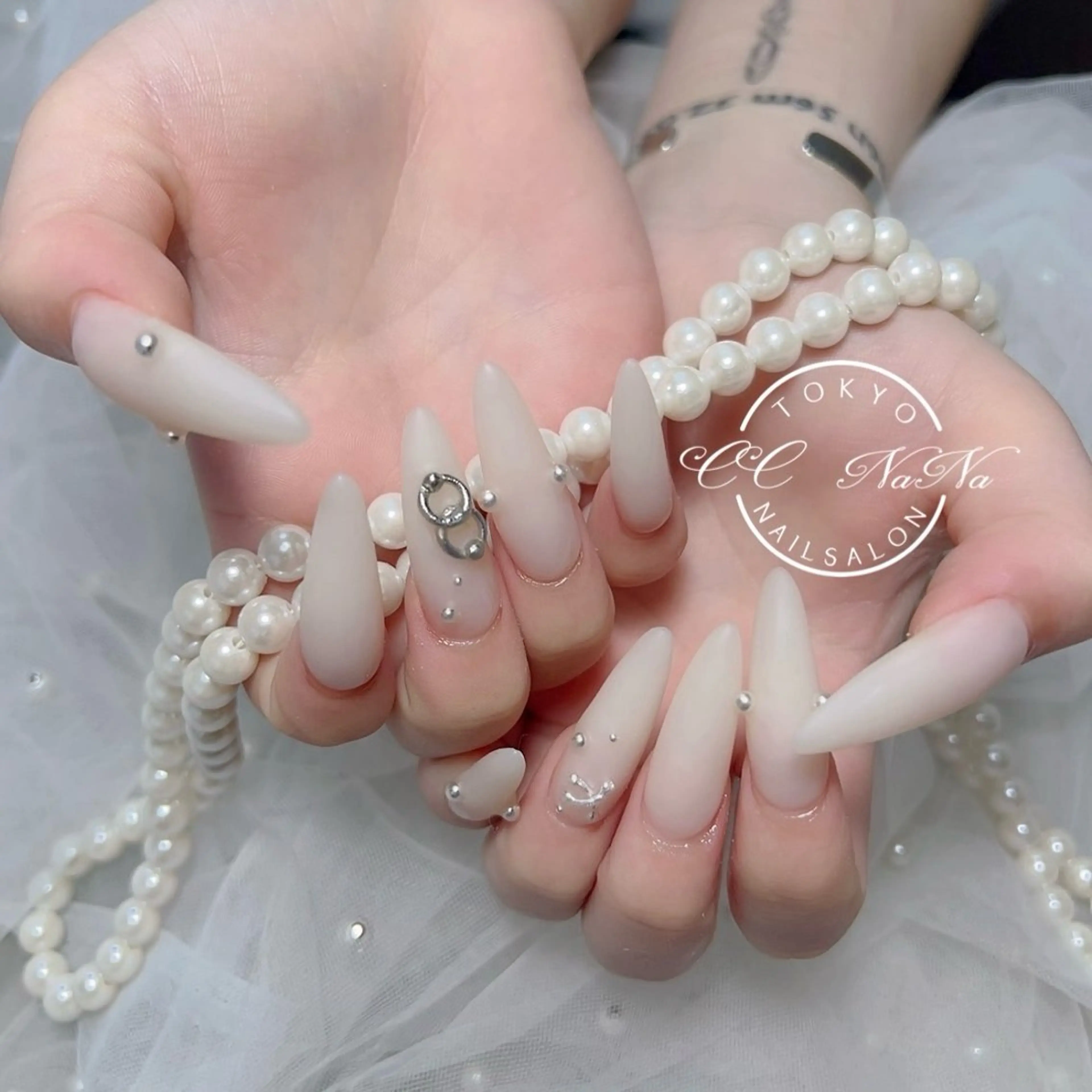 ネイル ハンドネイル 💎CC・NaNa 韓国風ネイル🌙Cのネイルデザイン