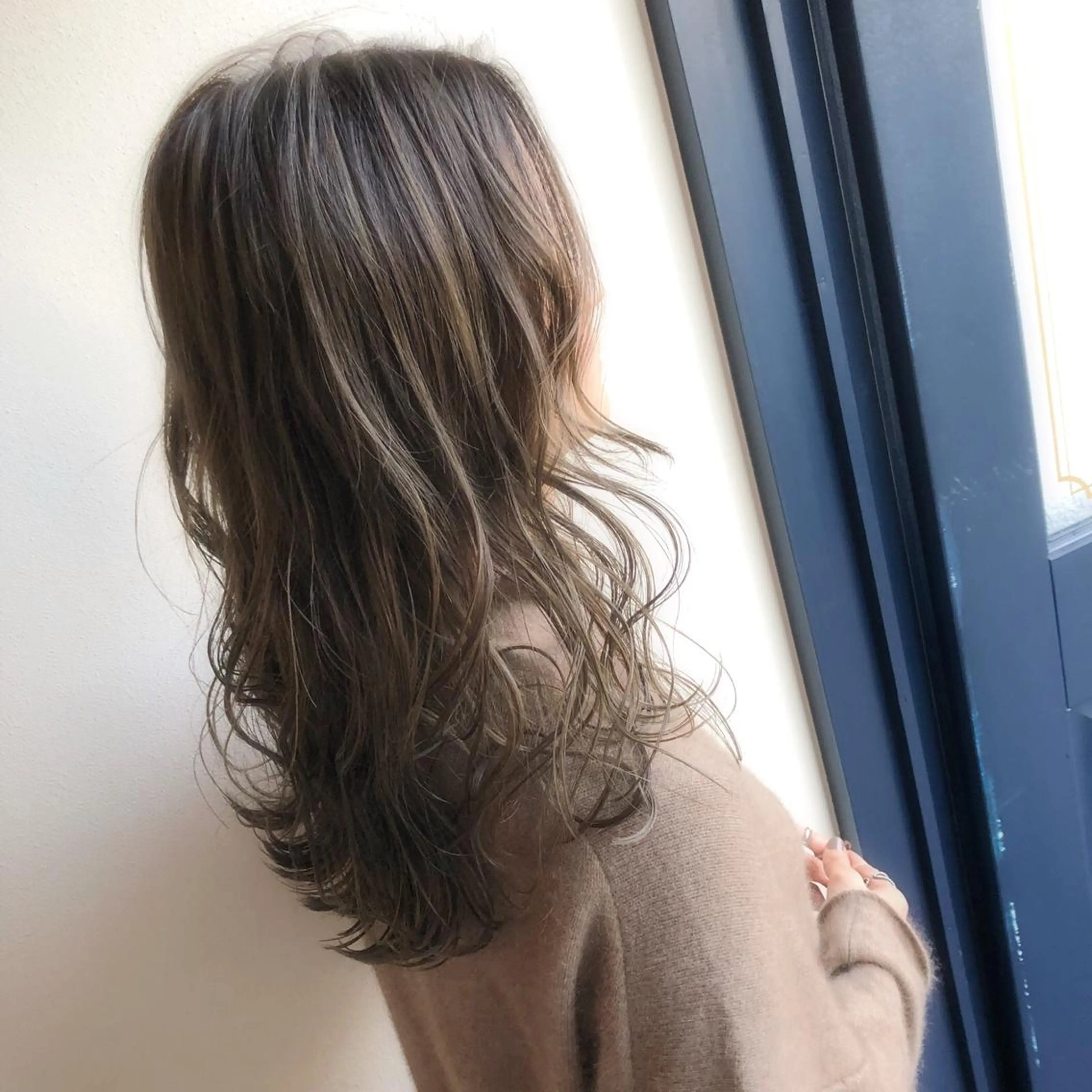 ロング カラー ヘアアレンジ グレージュ ハイライトカラー ハイライト ヘアカラー トリートメント Tiger  Lily所属・江藤 星史のヘアスタイル