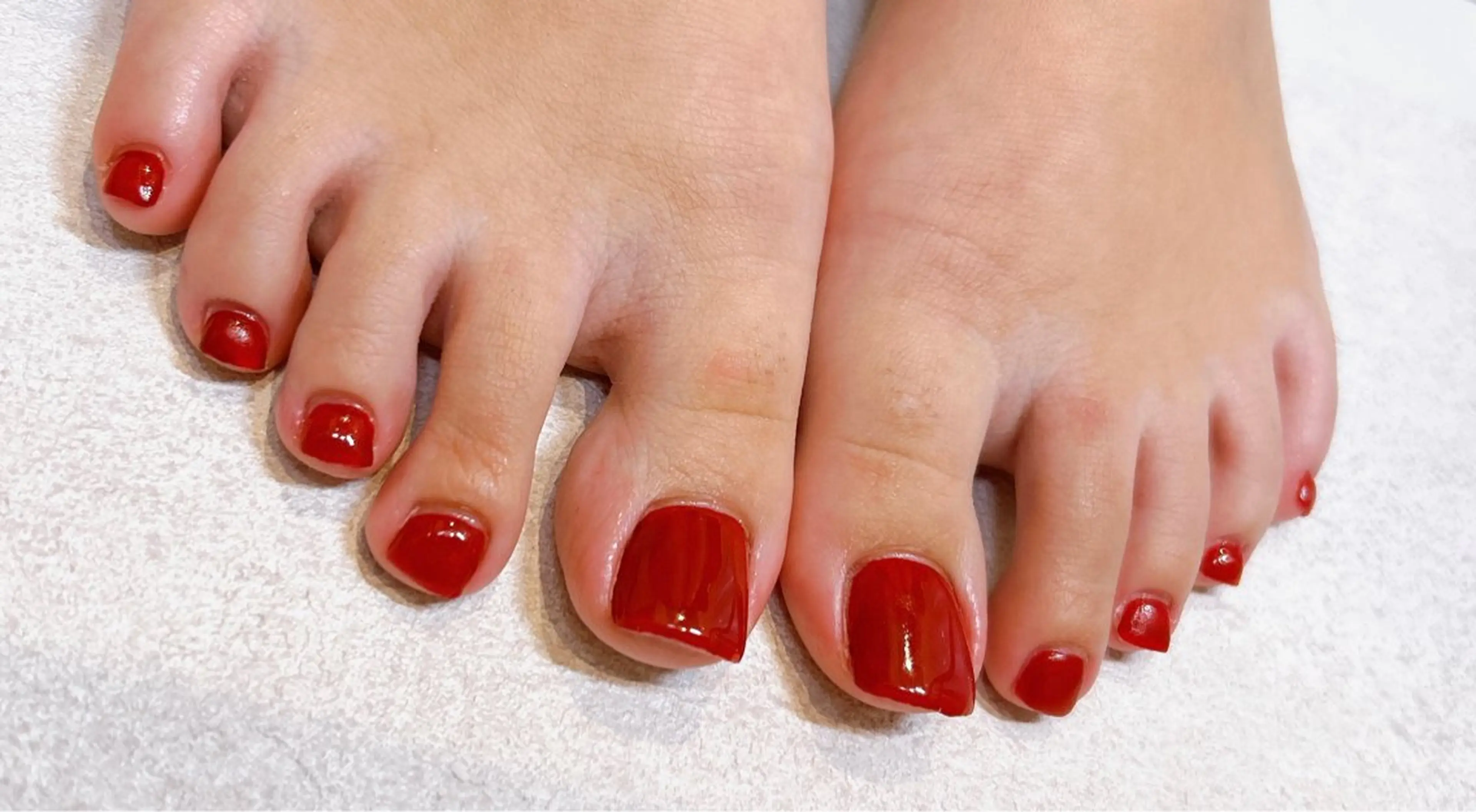 ネイル フットネイル ワンカラーネイル nail Linda Mariのネイルデザイン