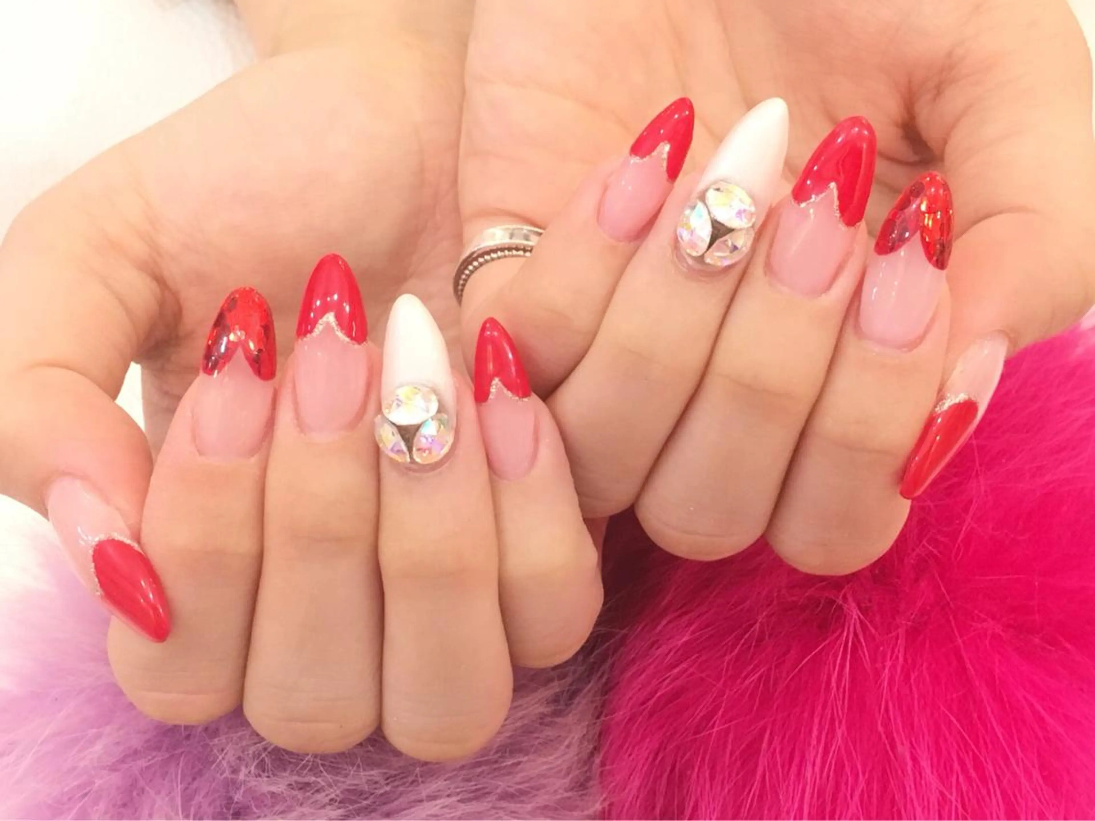 ロング カラー メンズ ネイル マツエク・マツパ 学生（メンズ向け） ピンクカラー 付け放題 カラーマツエク ゴージャス NAILSGOGO shibuyaのネイルデザイン