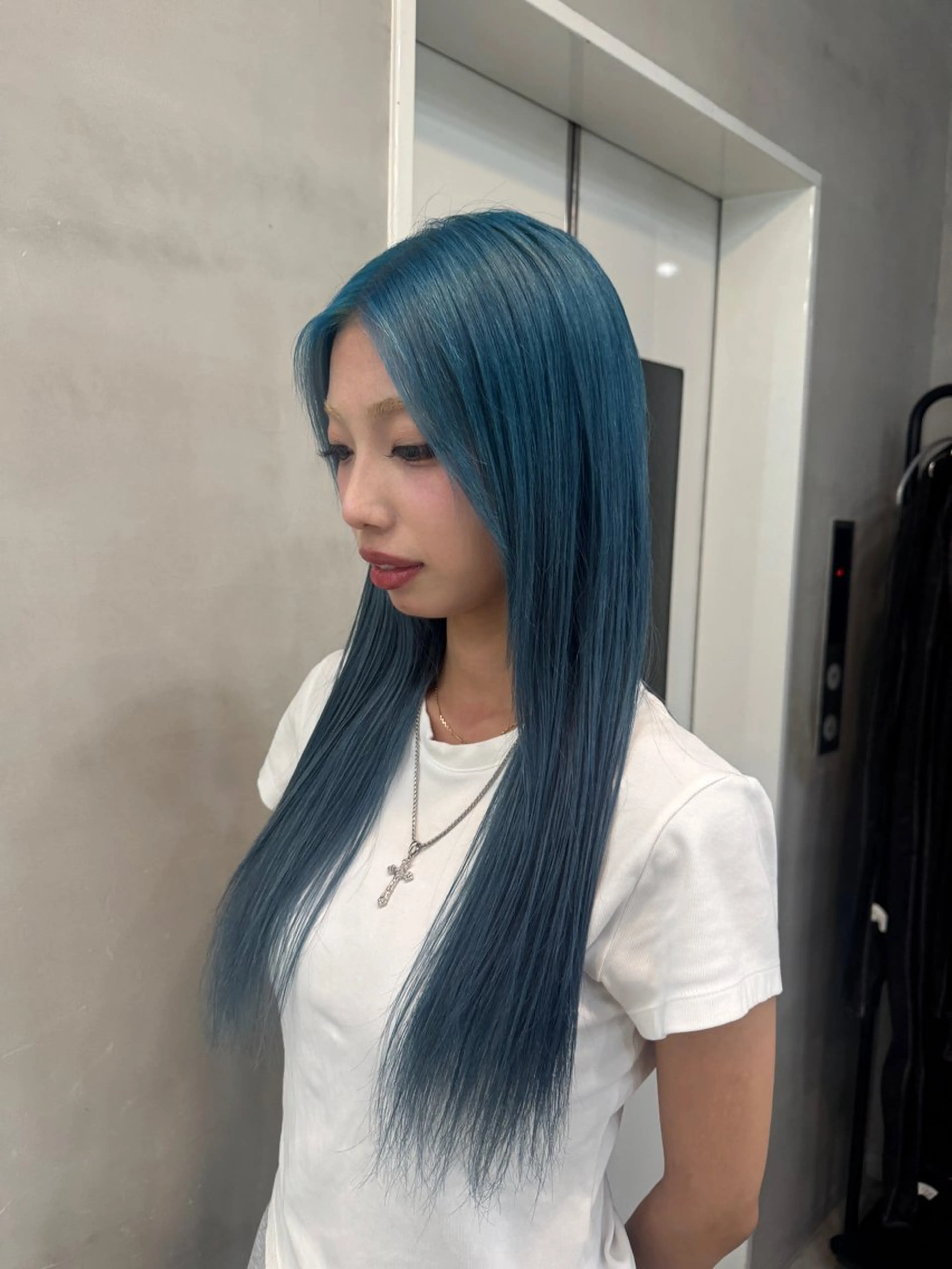 ロング カラー ブロンド ブルーカラー minto/ 似合わせ/ハイトーンのヘアスタイル