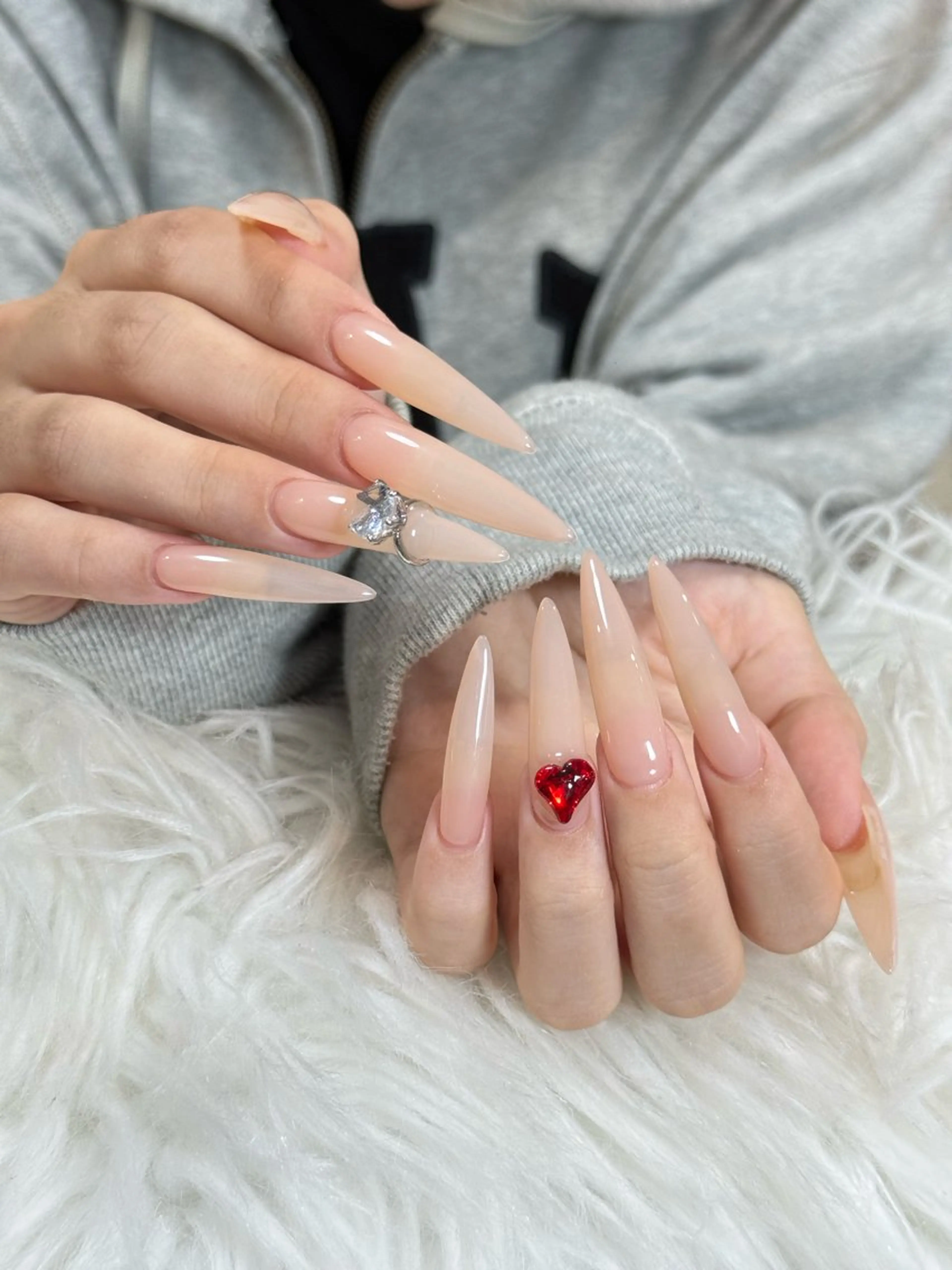 ネイル フレンチネイル ジェルネイル キラキラネイル 韓国ネイル マグネットネイル ハンドネイル Julli NailStudioのネイルデザイン