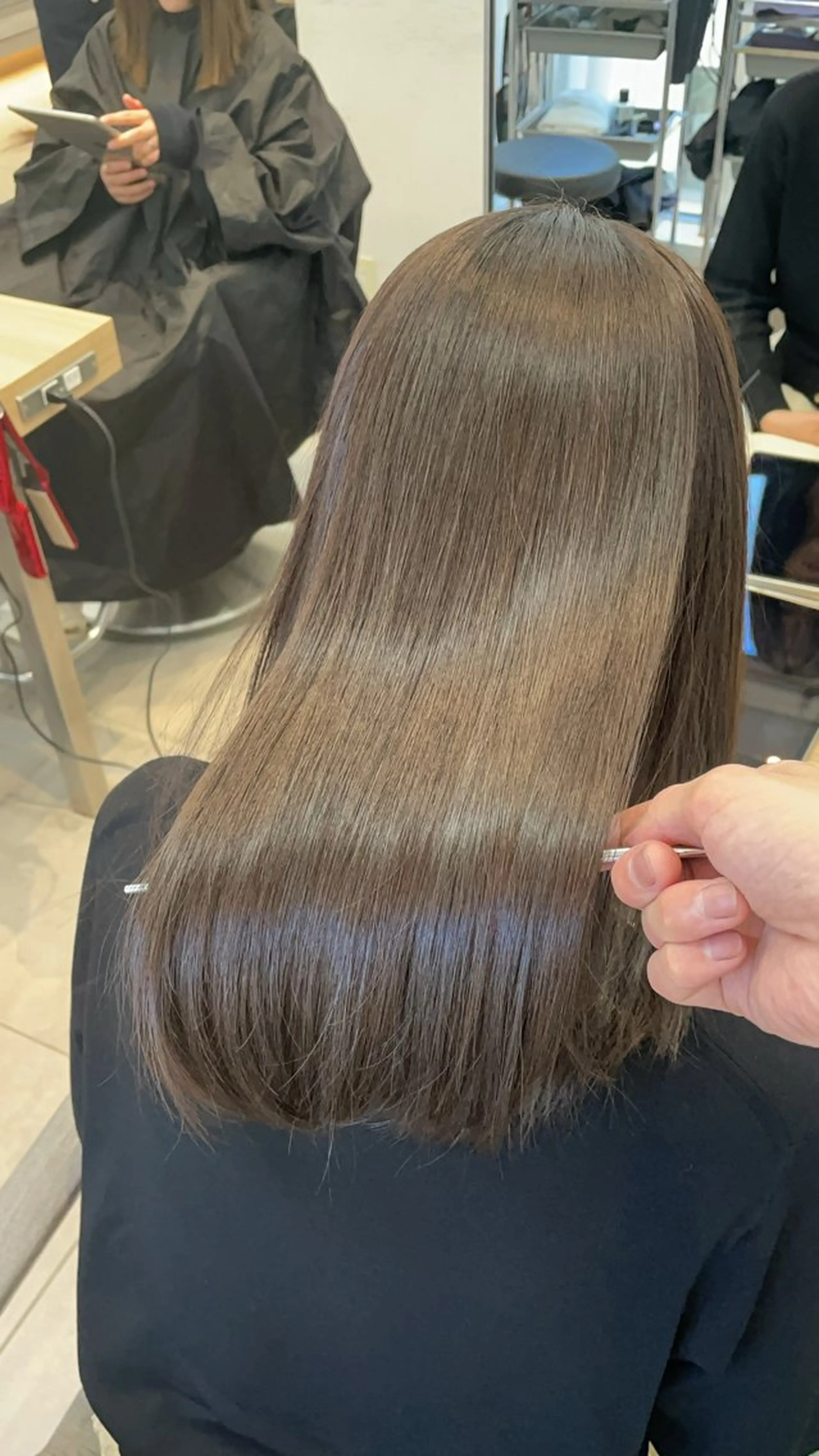 セミロング カット 縮毛矯正 トリートメント ヘッドスパ ✨髪質改善✨美髪 矯正🫧小泉のヘアスタイル