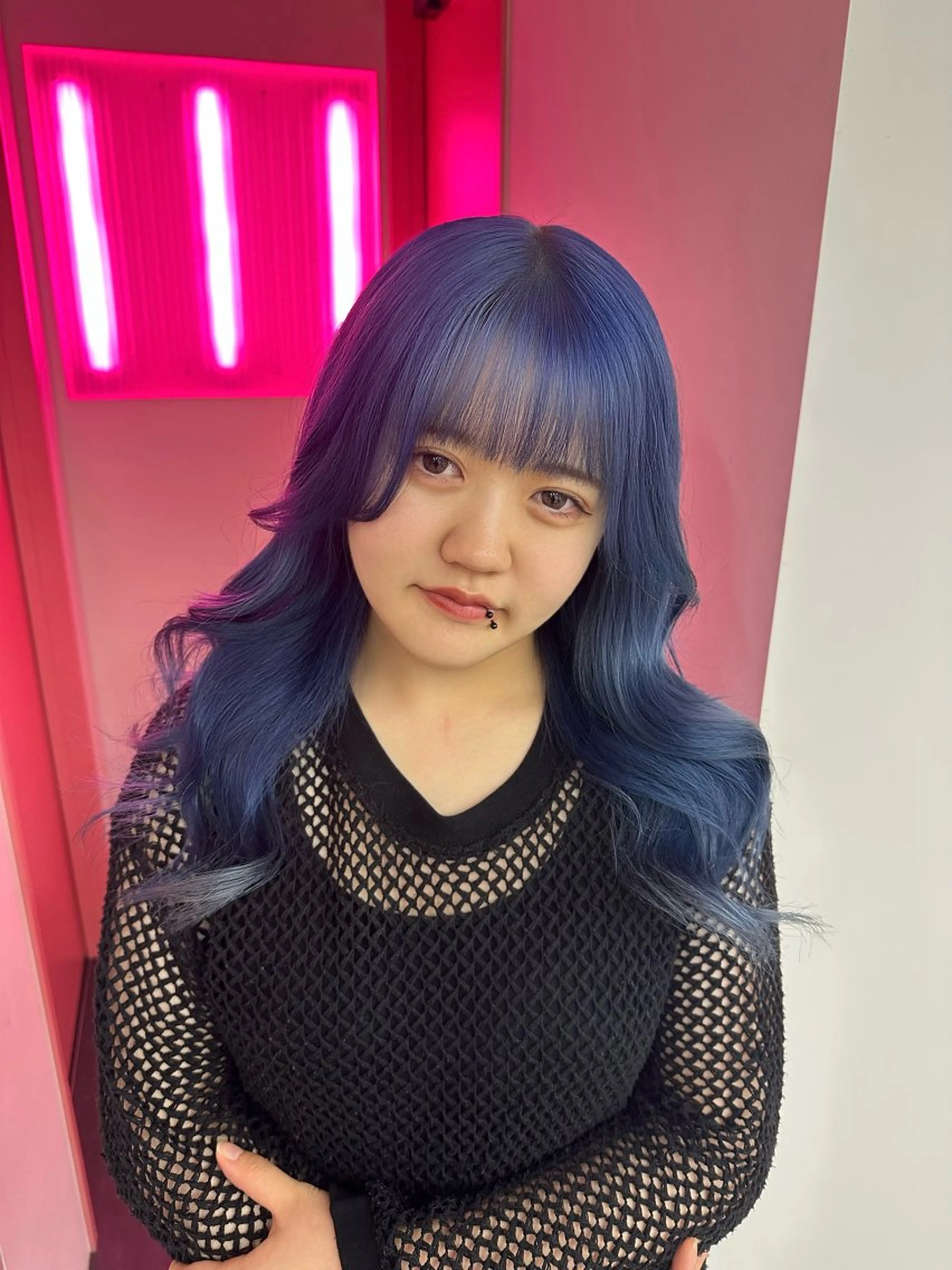 セミロング カラー 黒髪 ブルーカラー ブルーブラック ネイビーカラー ブリーチカラー 特化/MAHIROのヘアスタイル