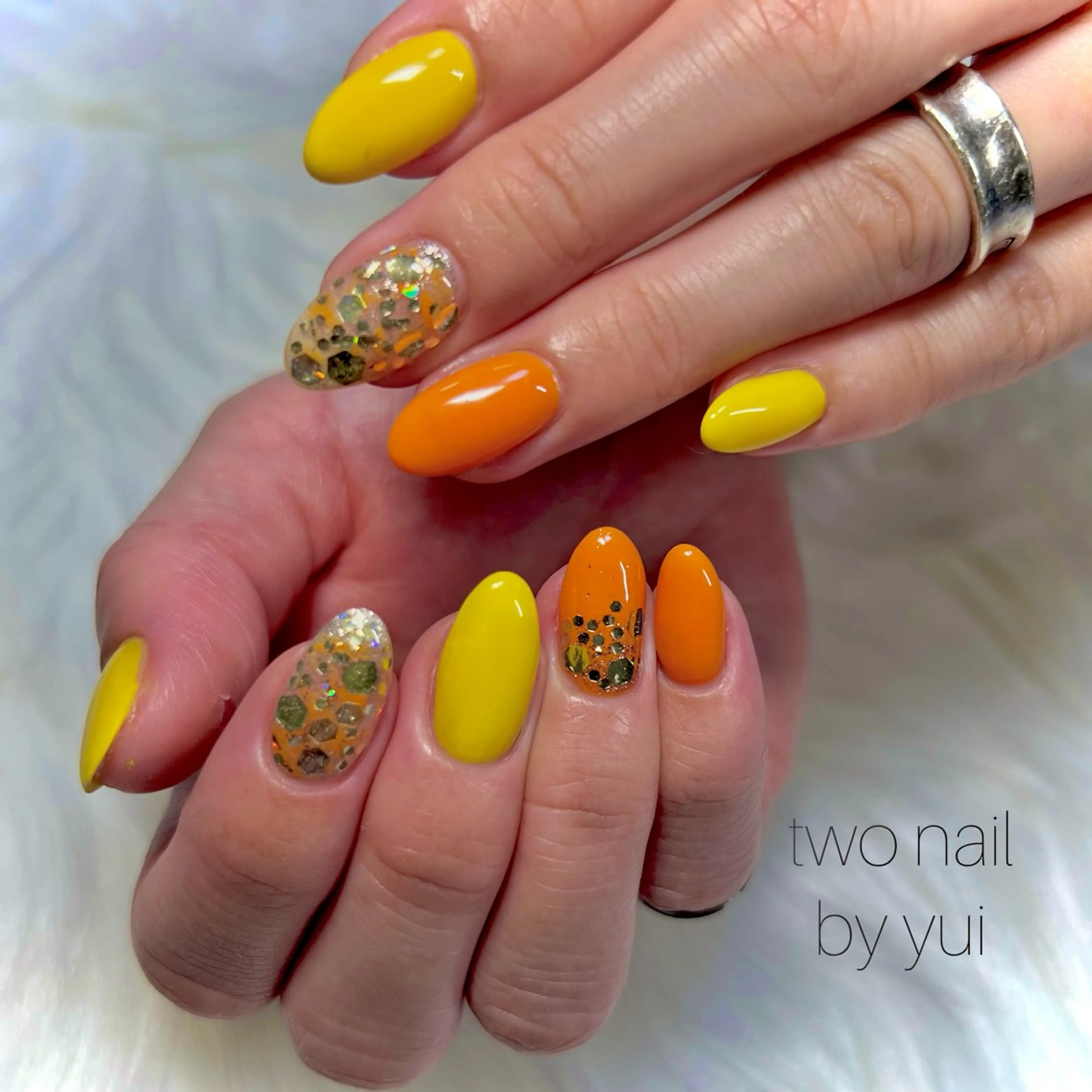 ネイル アートネイル オレンジ ネイルチップ ホワイト 黄色 ハンドネイル two nailのネイルデザイン