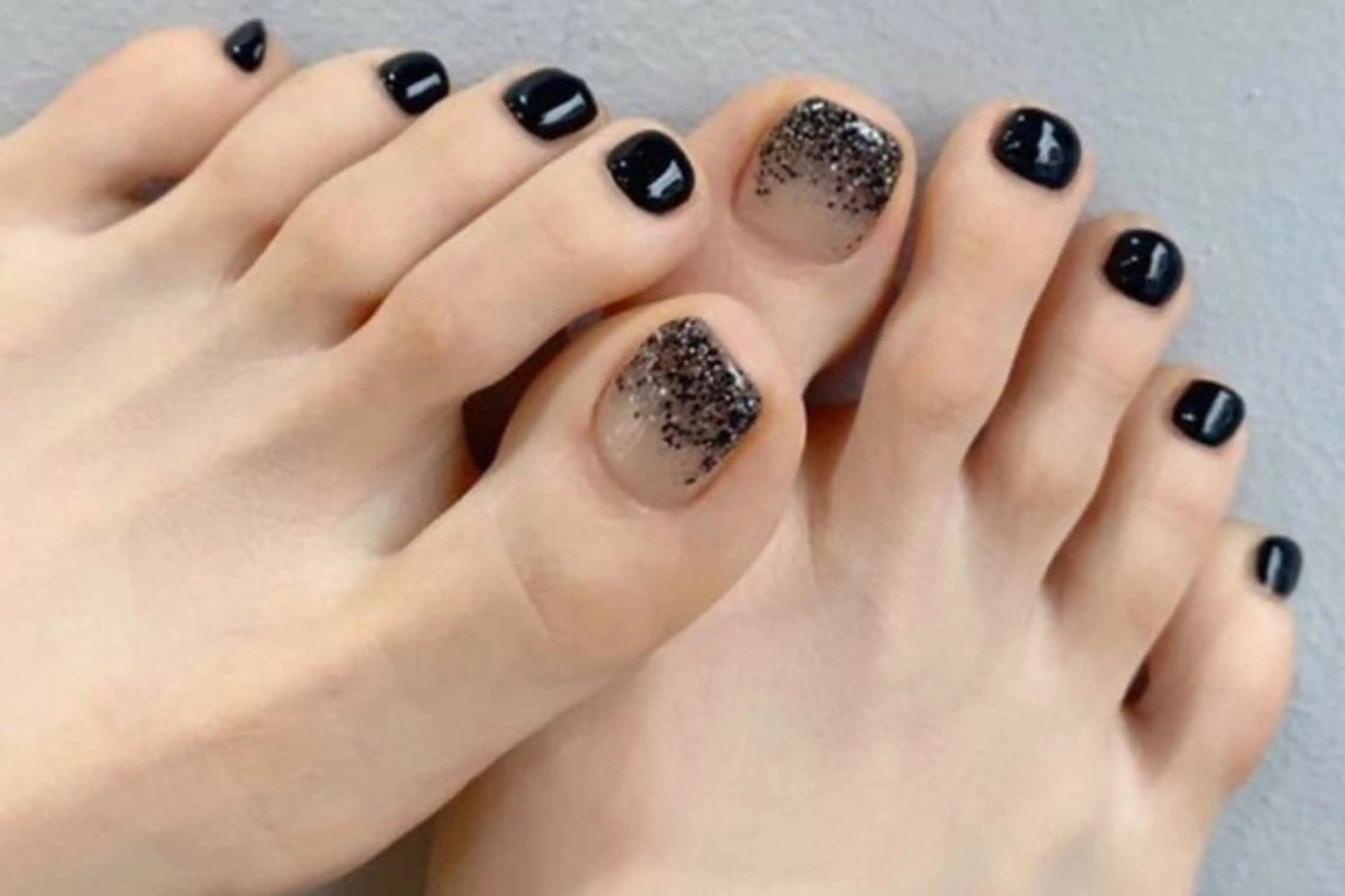 ネイル オーロラネイル クリアネイル フラッシュネイル ジェルネイル グラデーション フットネイル Amee Nail Salonのネイルデザイン