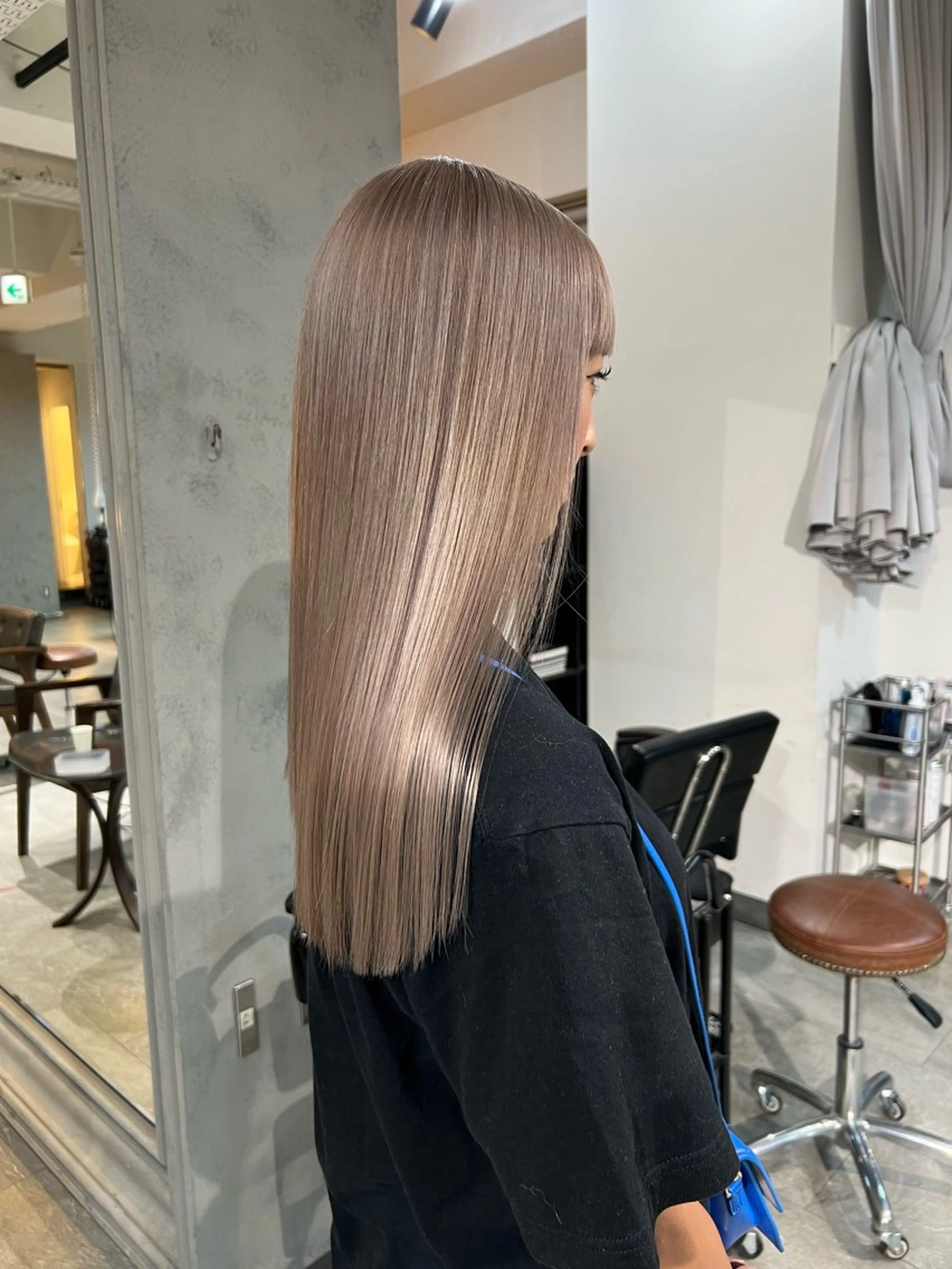 ロング カラー カット ヘアカラー トリートメント ヘアセット 💜ハイトーン💛 マジカルかいちゃんのヘアスタイル